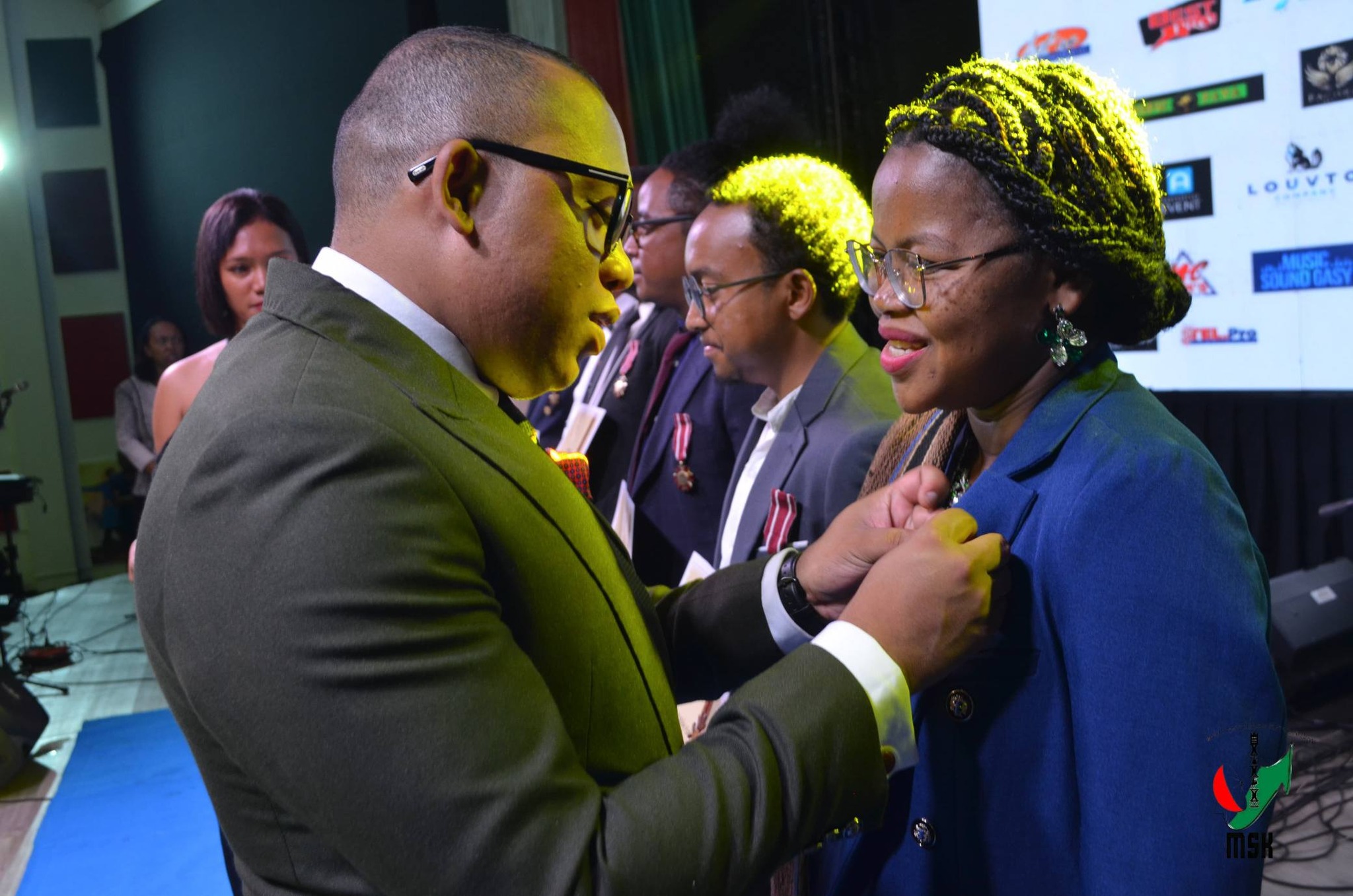 MITANA ANJARA ANDRAIKITRA GOAVANA AMIN'NY FIKOLOKOLOANA SY FANANDRATANA NY KOLONTSAINA MALAGASY NY MPIKARAKARA FAMPISEHOANA MATIHANINA