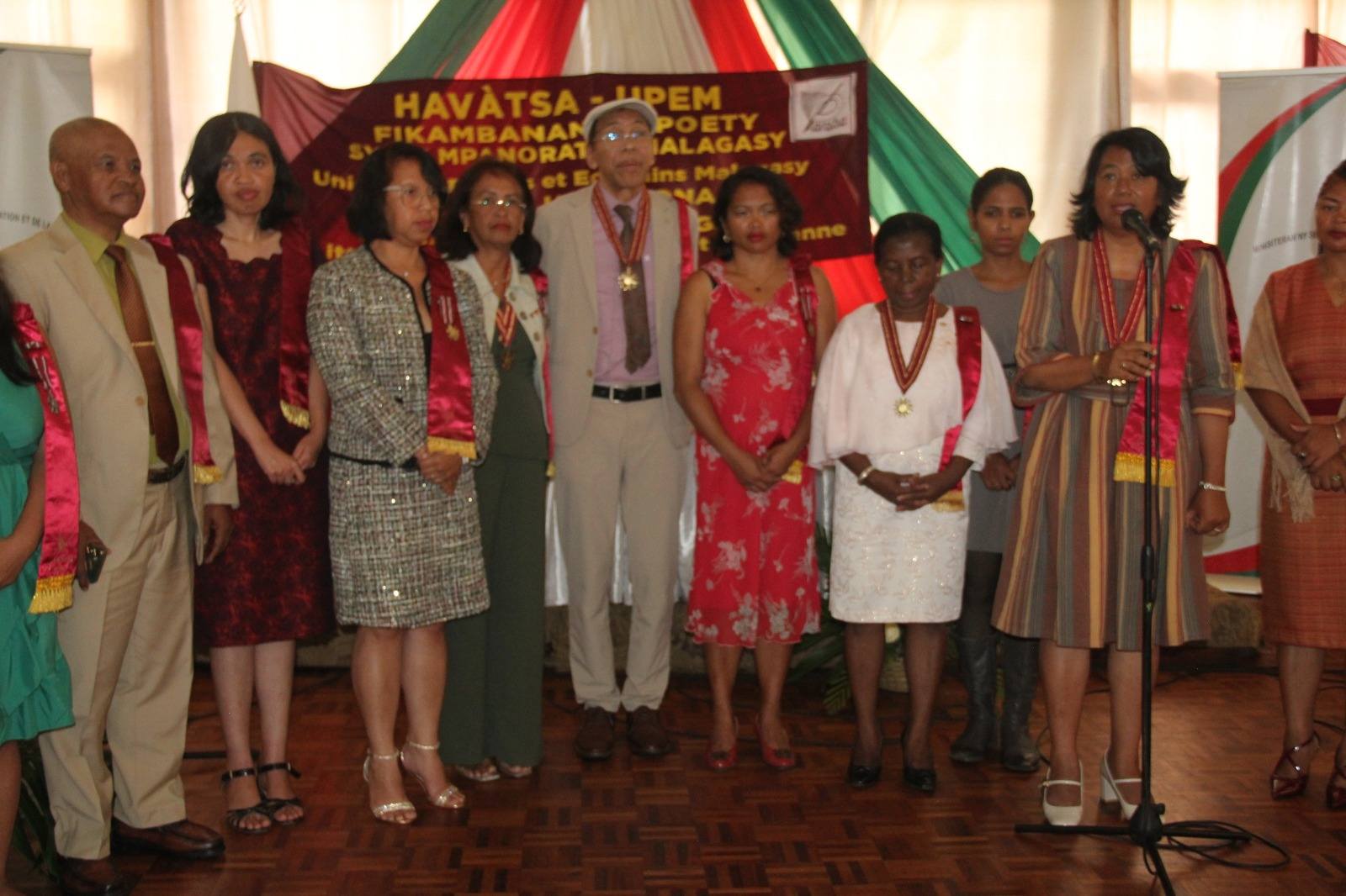 FIKAMBANAN' NY POETY SY MPANORATRA MALAGASY HAVATSA-UPEM, NOTOLORANA MARI-BONINAHITRY NY KANTO IREO MPANORATRA