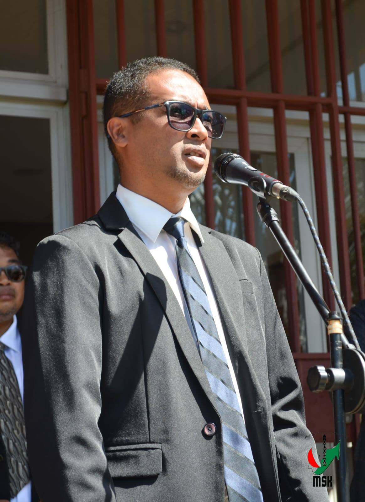 FANANGANAN-TSAINA FANAO ISAKY NY VOALOHAN' NY VOLANA