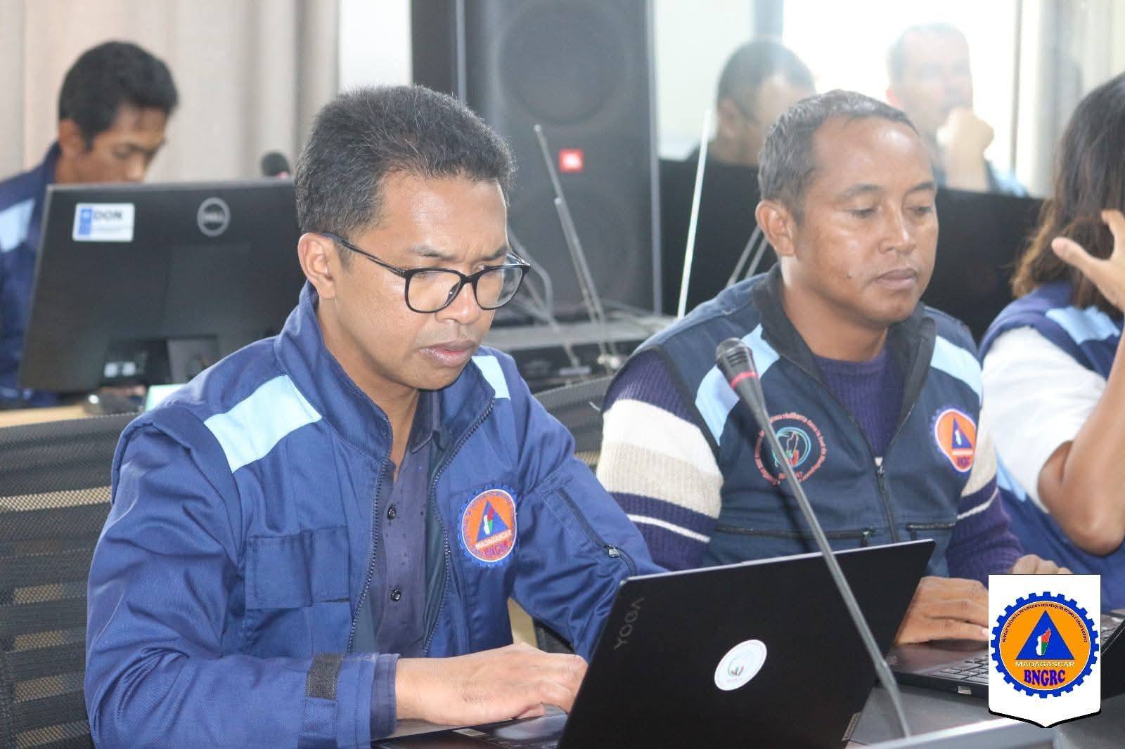 RIVODOZA GEZANI: FIVORIANA STRATEJIKA MAIKA NOTARIHIN' NY MINISI-PANJAKANA MIADIDY NY FANAVAOZANA TETO ANIVON' NY CNCOU-BNGRC