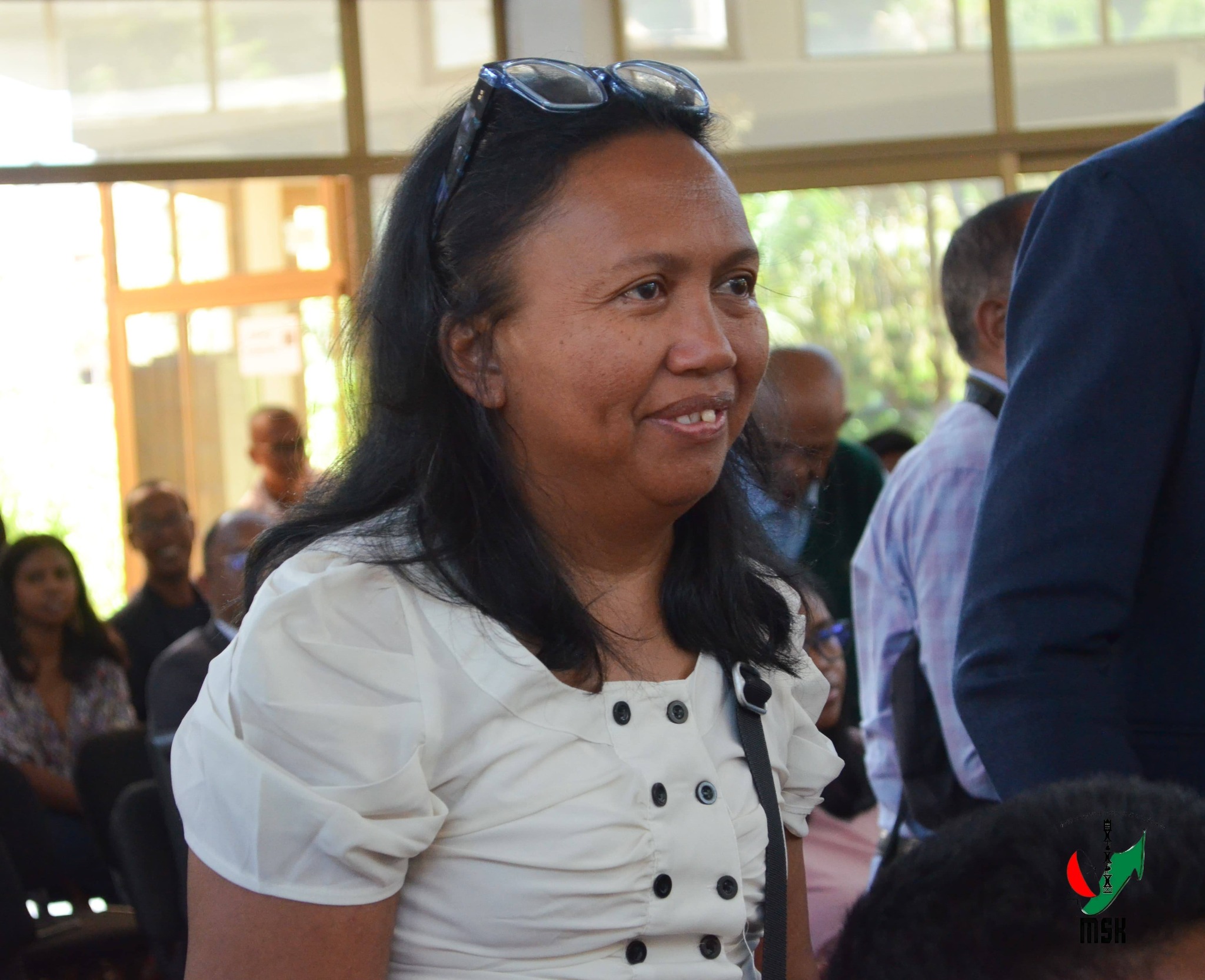 MAMOLAVOLA LALANA MIARO NY MPANAO GAZETY SY NY FAHALALAHANA MANEHO HEVITRA NY MINISTERAN' NY SERASERA SY NY KOLONTSAINA MIARAKA AMIN' NY KOMITY IVONDRONAN' NY MPANAO GAZETY