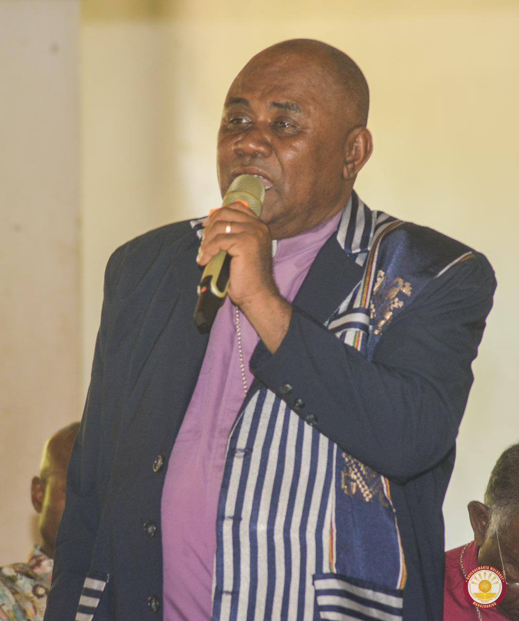 BASE TOLIARA VONONA HIFANOME TANANA NY RAY AMAN-DRENY SY NY MPANAO POLITIKA ATY AN-TOERANA HO AN' IO TETIKASA IO