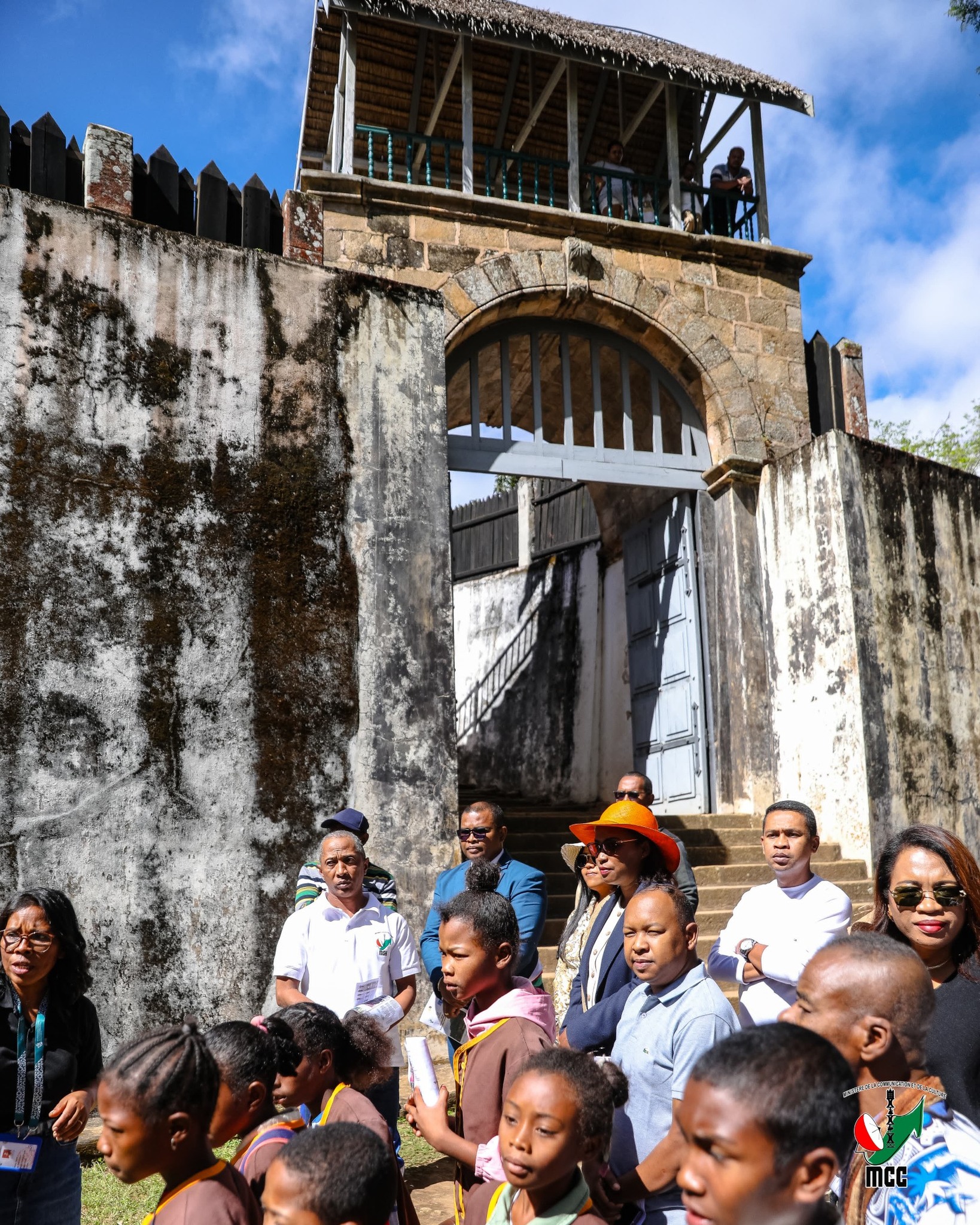 NIAVAKA NY FANKALAZANA NY ANDRO IRAISAM-PIRENENA HO AN' NY MOZEA TENY AMIN' NY ROVAN' AMBOHIMANGA