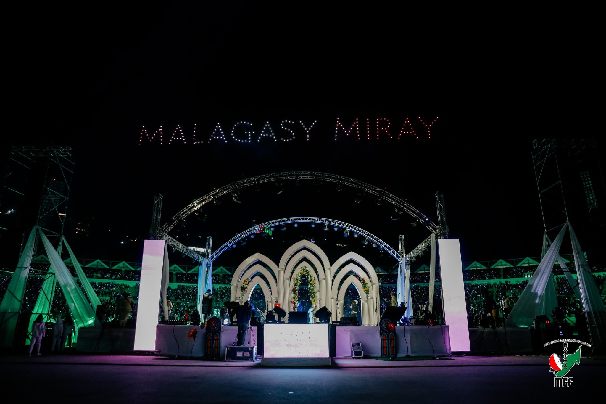 ANTSAM-PIDERANA HO AN' NY FIRENENA