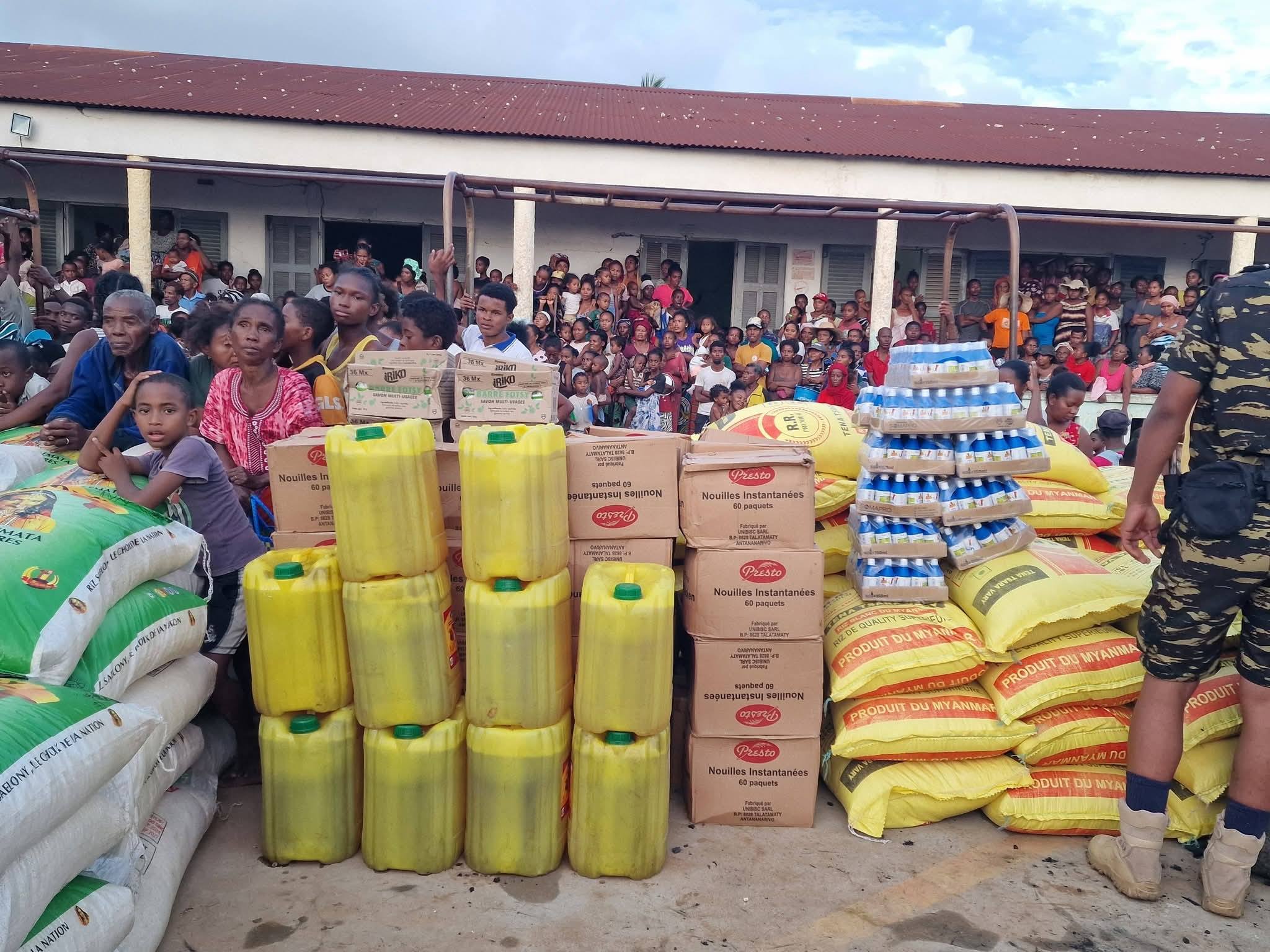 IARA-MISALAHY AMIN' IREO TOMPON' ANDRAIKITRA ISAN' AMBARATONGANY MANAO NY FAMERENANA AMIN' NY LAONINY NY FIAINAM-BAHOAKA SY NY FANARENANA NY TAKAITRA NAVELAN' NY RIVODOZA FYTIA NY FILOHA RANDRIANIRINA MICHAEL