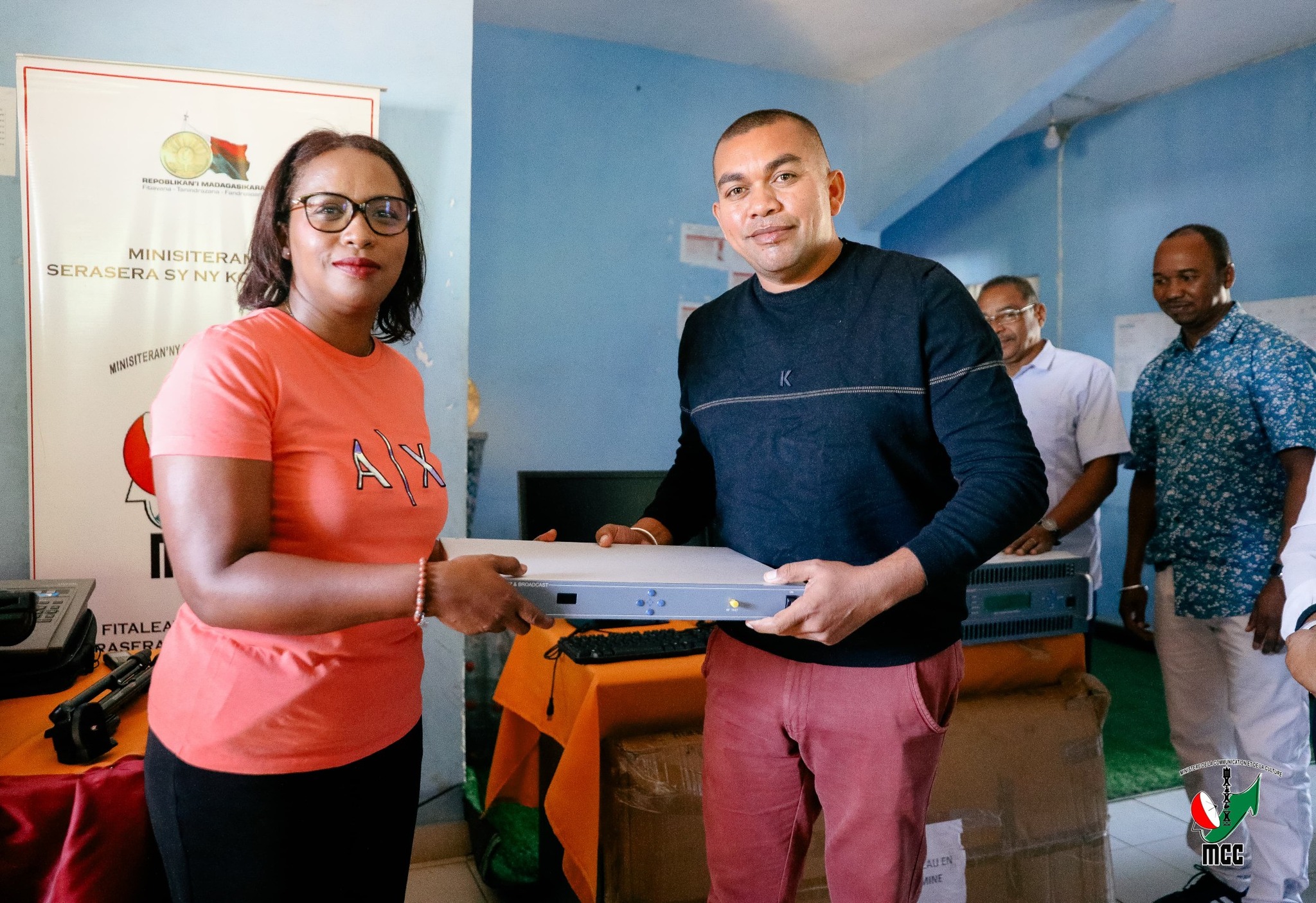 FANOLORAN' NY FITONDRAM-PANJAKANA FAMPITAOVANA EMETTEUR TV HO AN' ITY RATSAMANGAIKAN' NY TVM ANY MOROMBE TAMIN' NY ALALAN' NY MINISTERAN' NY SERASERA SY NY KOLONTSAINA