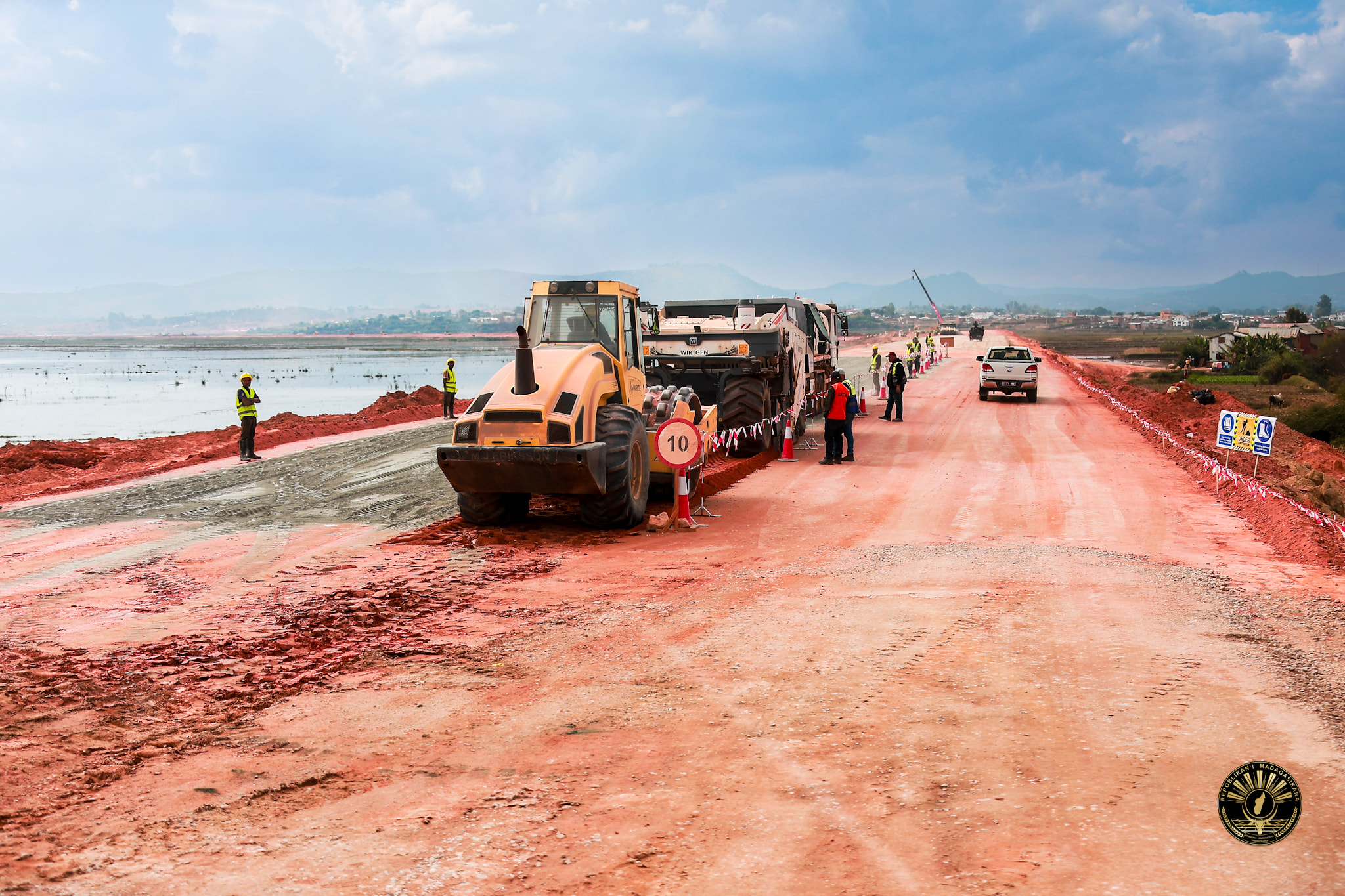 NITSIDIKA NY FIROSOAN' NY ASA FANAMBOARANA NY LALAMBE MIGODANA TEO AMIN' NY PK0 AMBODIFASINA NY FILOHAN' NY REPOBLIKA