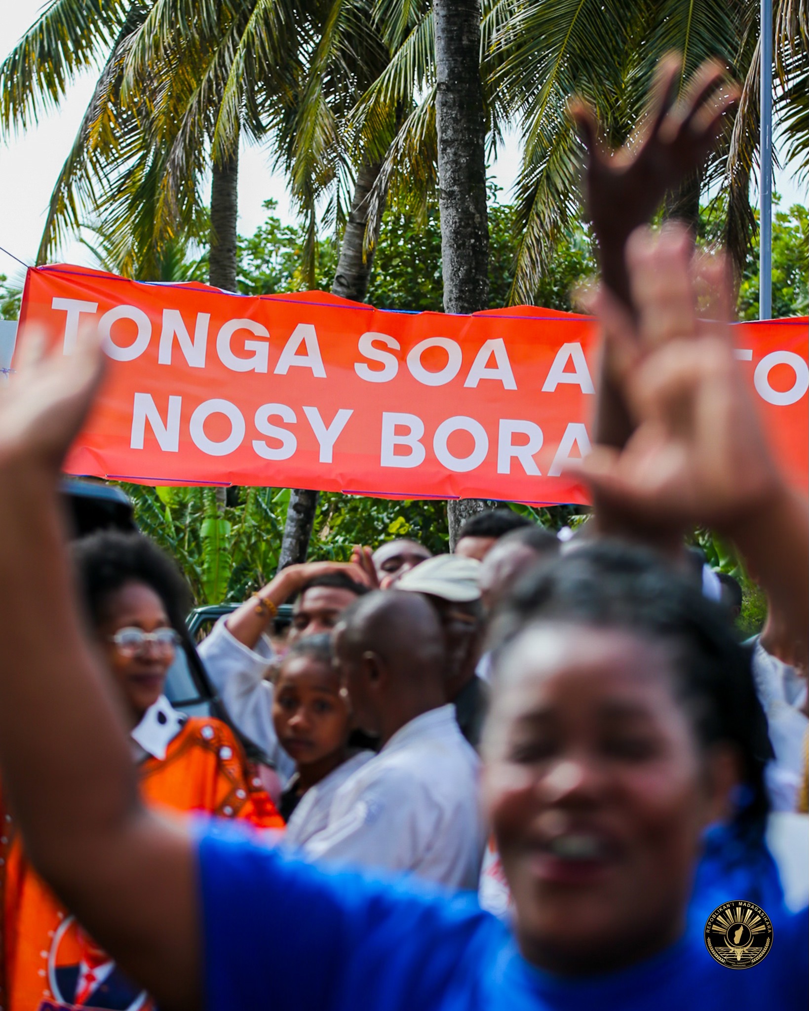 EFA TONGA SOA AMAN-TSARA ETO SAINTE-MARIE IZAHAY SY NY PRAIMINISITRA MIARAKA AMIN' IREO MPIKAMBANA REHETRA AO AMIN' NY GOVERNEMANTA