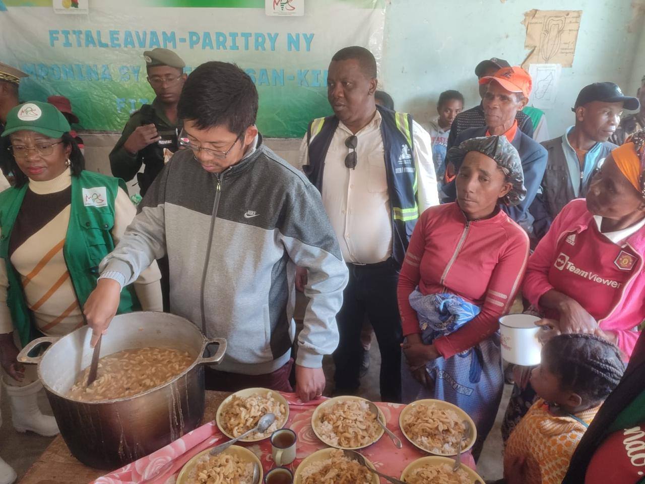 HO FANAMAFISANA IREO EZAKA NATOMBOKA DIA TONGA AO IKONGO IREO SOLONTENAN'NY GOVERNEMANTA