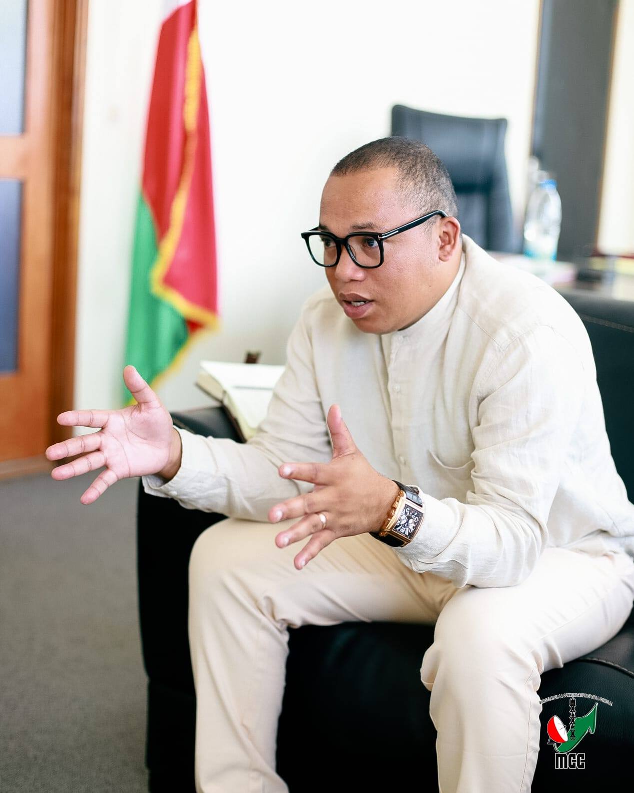 MIANDRANDRA FOTODRAFITR' ASA LEHIBE KOKOA IREO MPANAO HIRAGASY