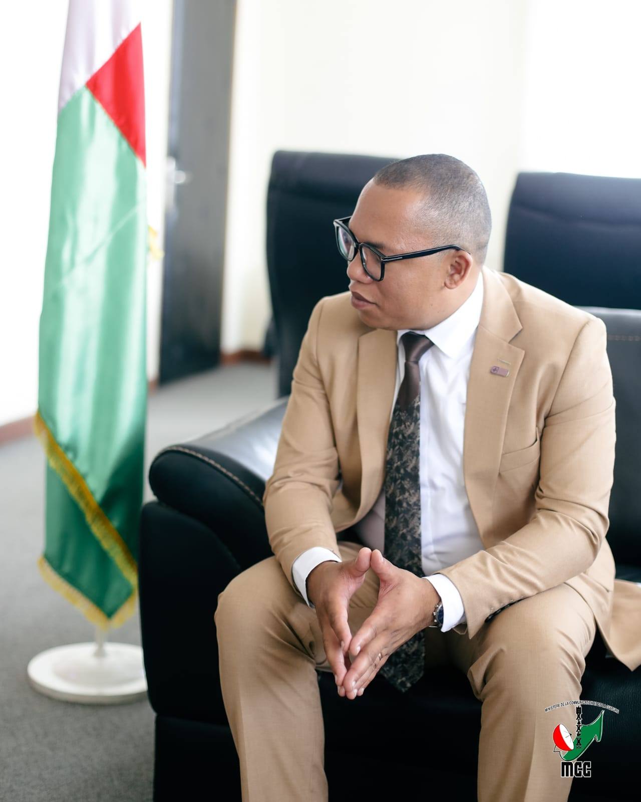 FANDRAISAN'ANDRIAMATOA MINISITRY NY SERASERA SY KOLONTSAINA NY SOLON-TENA MAHARITRY NY VONDRON'NY FIRENENA MITENY FRANTSAY