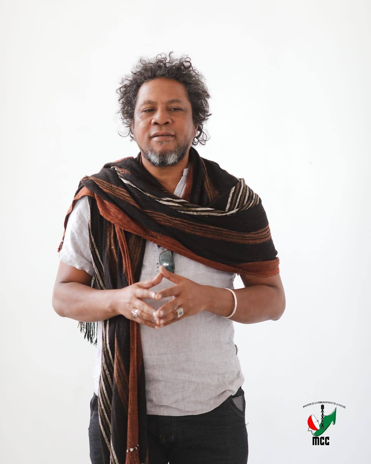 TAO ANATY FIRAHALAHIANA NY FIHAONANA NANAOVANA DINIDINIKA TEO AMIN' IREO MPANAKANTO SY NY MINISITRA MPIAHY