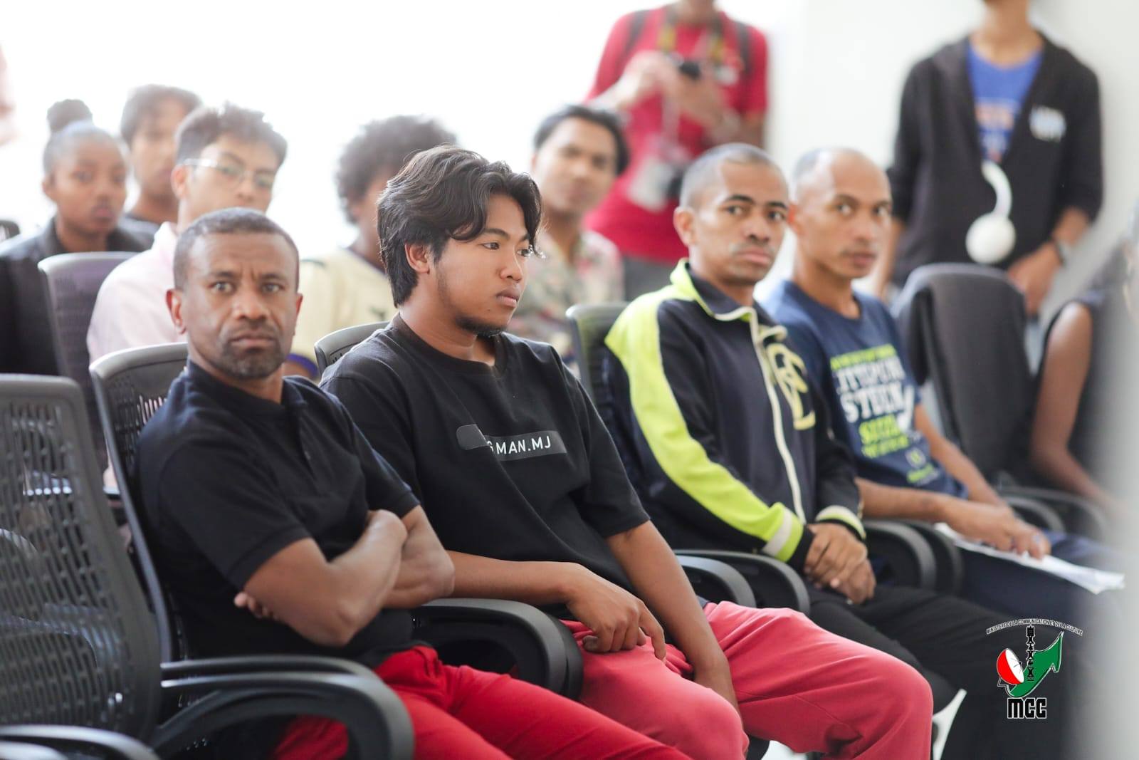 FAKAN-KEVITRA ARA-KOLONTSAINA