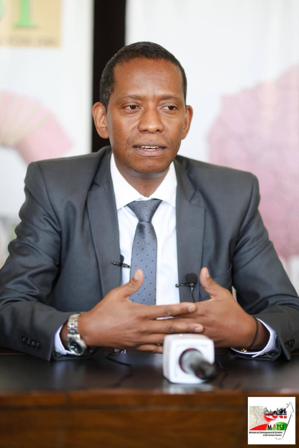 VAOVAO MOMBA NY FANANAN-TANY SY RAHARAHAN-TANY