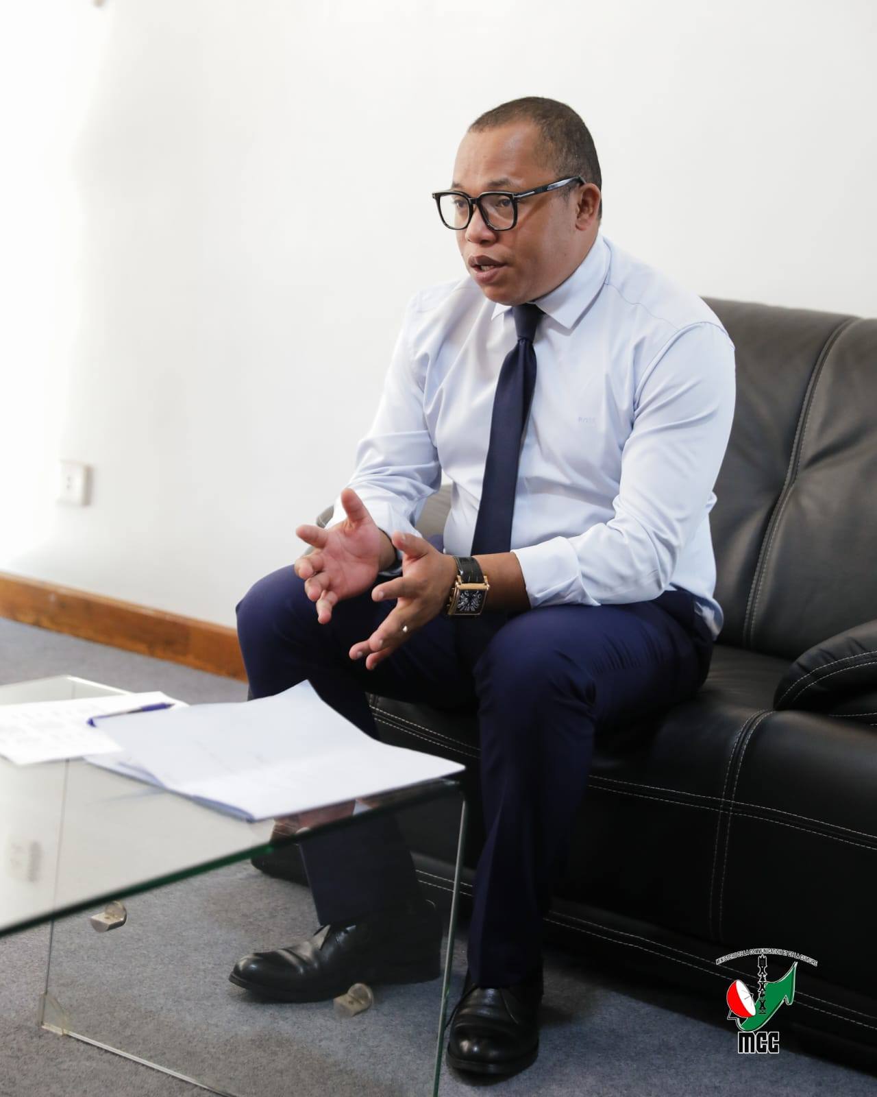 VOARAIN' NY MINISITRY NY SERASERA SY NY KOLONTSAINA GASCAR FENOSOA ANDROANY IHANY KOA IREO FEHIN-KEVITRA AVY AMIN'IREO MPISEHATRA ARA-KOLONTSAINA