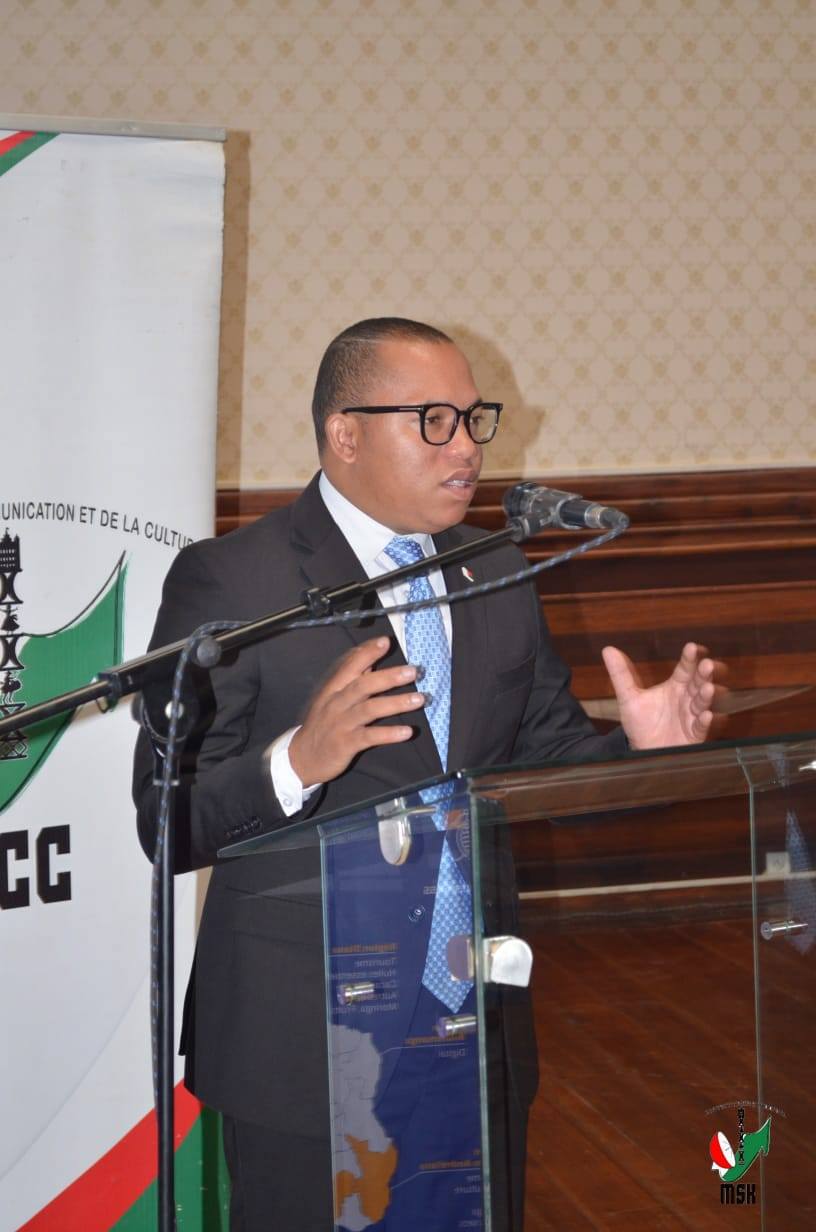 NAMPAHAFANTARINA TEO ANDAFIAVARATRA IREO MPAHAY SY TEKNISIANINA NIANDRAIKITRA NY MISIONA KATOLIKA