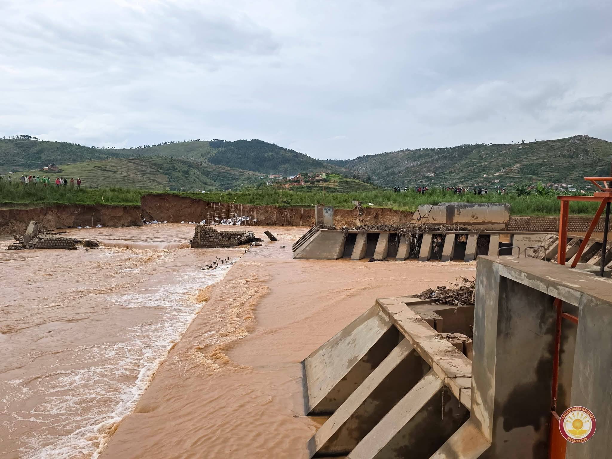 MANAMBANA NY HO VAKY NY TOHADRANON' I TOLONGOINA : NIDINA TETY AN-TOERANA AVY HATRANY NY PRAIMINISITRA