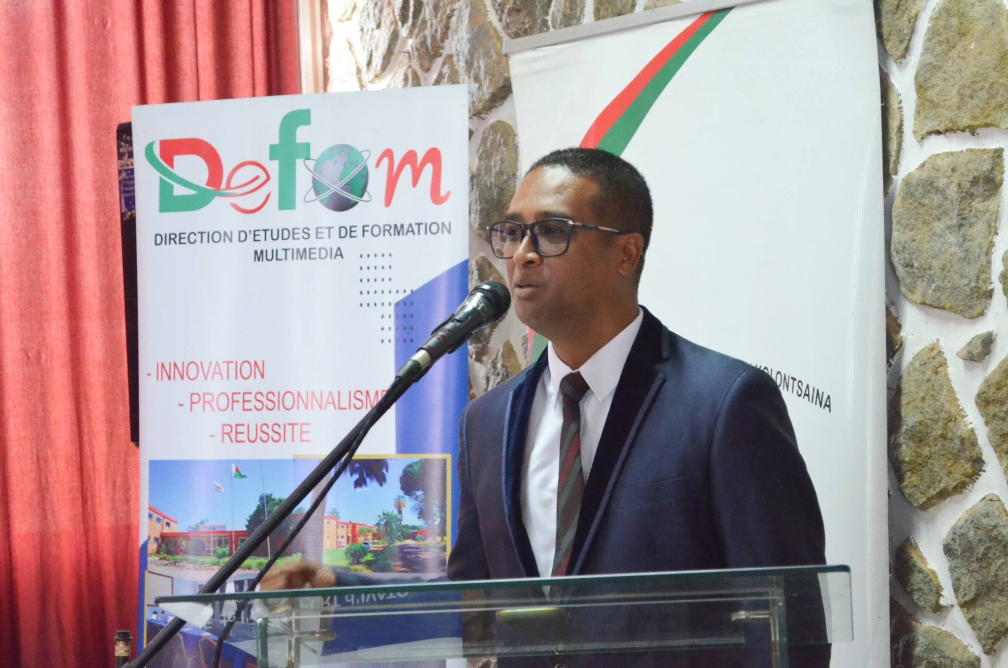 HIROSO AMIN' NY FANOFANANA SY FANAMAFISANA FAHAIZA-MANAO HO AN' NY MPANAO GAZETY NY MINISTERAN' NY SERASERA SY NY KOLONTSAINA