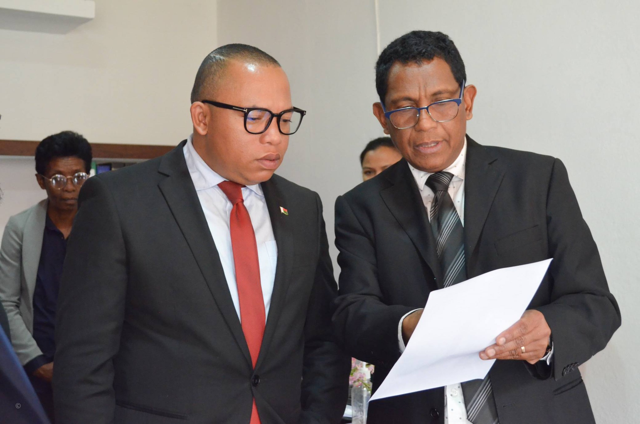 AMPERINASA IREO RAFITRA VAOVAO NAPETRAKA EO ANIVON' NY ANIVON' NY OMDA