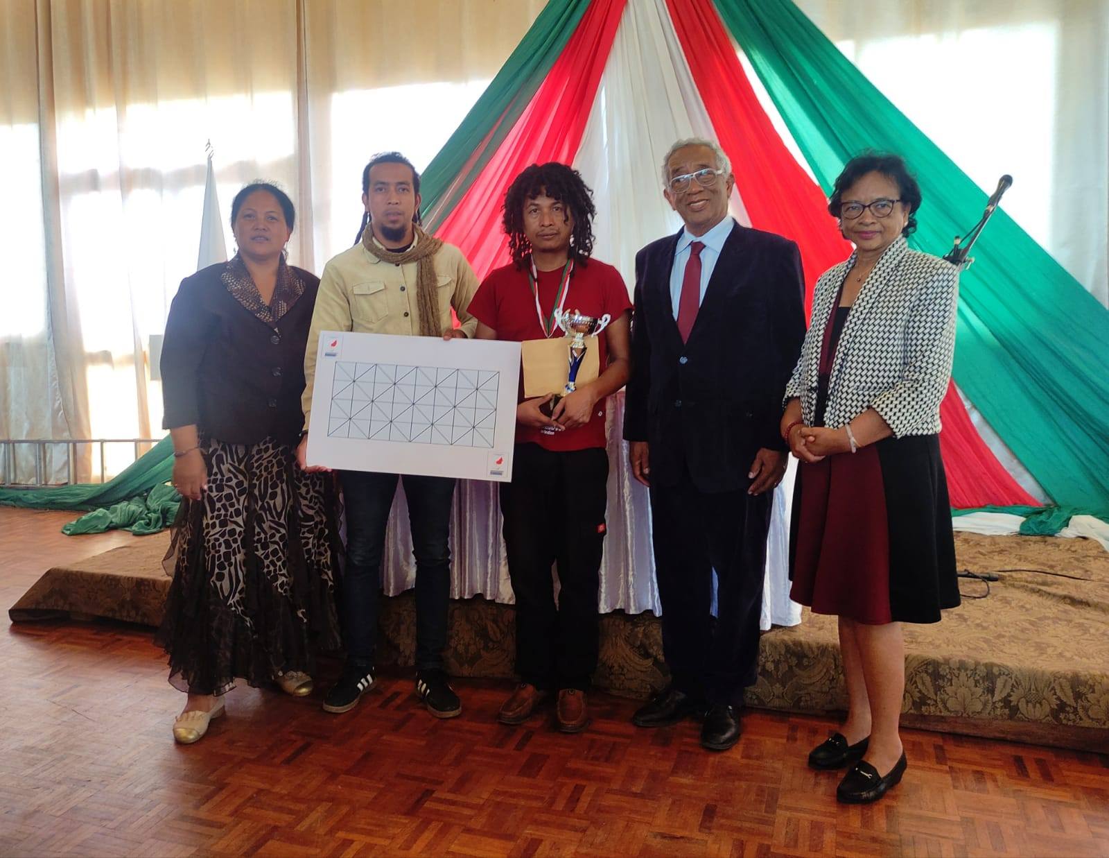 ALA VELA FAMERENAN-KASINA - FANORONA