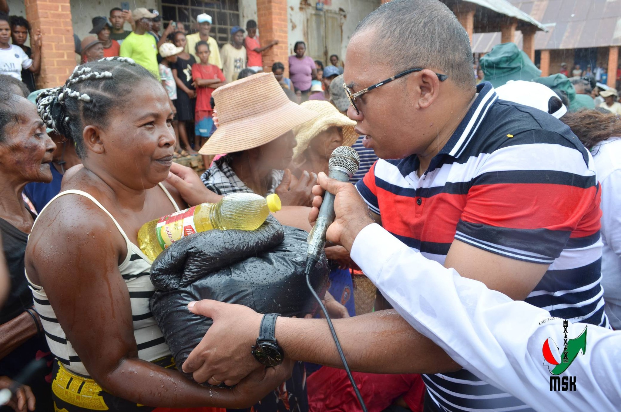 MIROTSAKA ENY AN-KIANJA NY FITONDRAM-PANJAKANA MANONTOLO MANAO TANAN-DAVA MAMONJY NY MPIRAY TANINDRAZANA