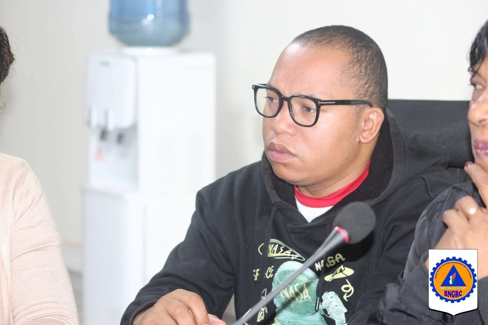 RIVODOZA GEZANI: FIVORIANA STRATEJIKA MAIKA NOTARIHIN' NY MINISI-PANJAKANA MIADIDY NY FANAVAOZANA TETO ANIVON' NY CNCOU-BNGRC