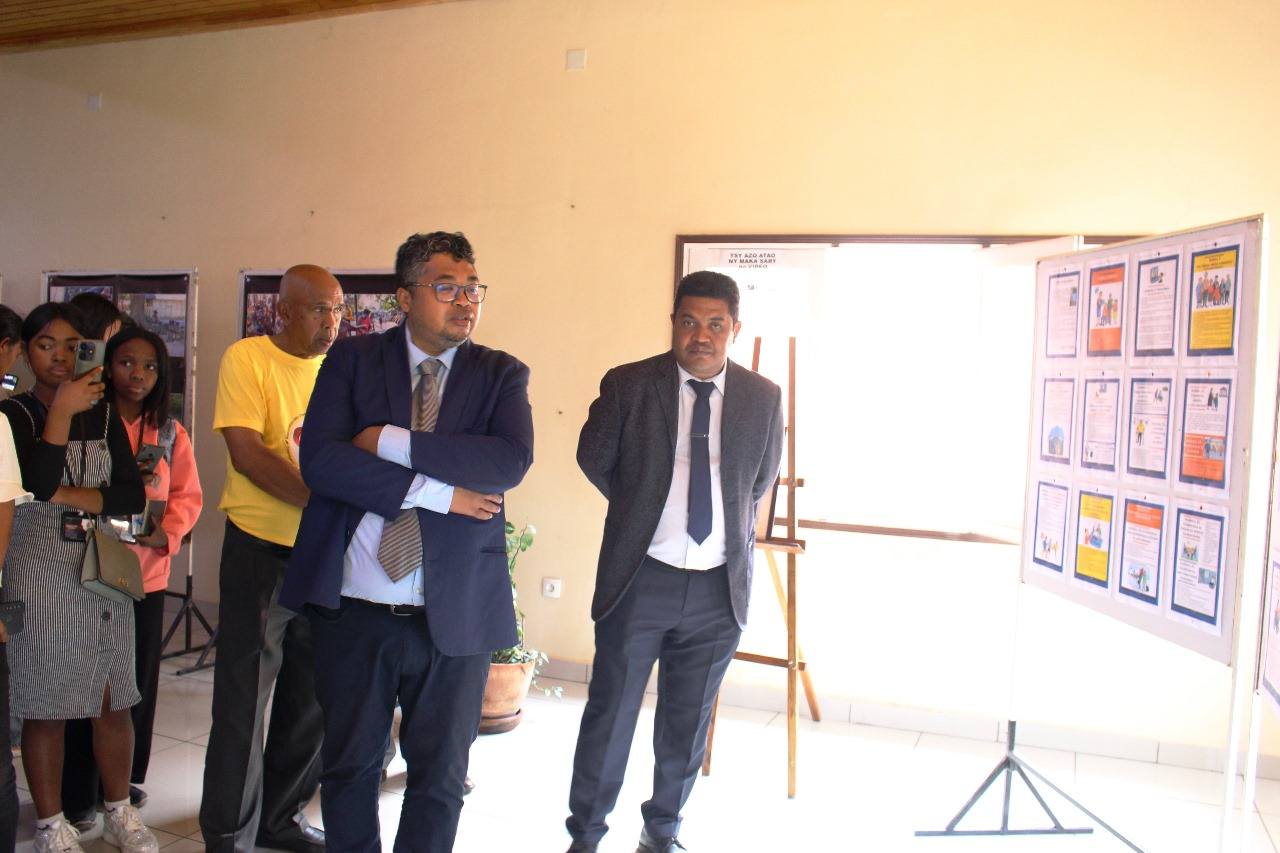 NASEHO AN-TSARY ANDRAONY ALAROBIA 10 DESAMBRA 2025 TESTY AMIN' NY TRANO SARY AMBOHIDAHY IREO DINGANA SY LALANA NANDALOVAN' NY ASA FANAOVAN-GAZETY TETO MADAGASIKARA SY NY FIATREHAN' NY MPANAO GAZETY NY ASANY AN-TAONANY MARO