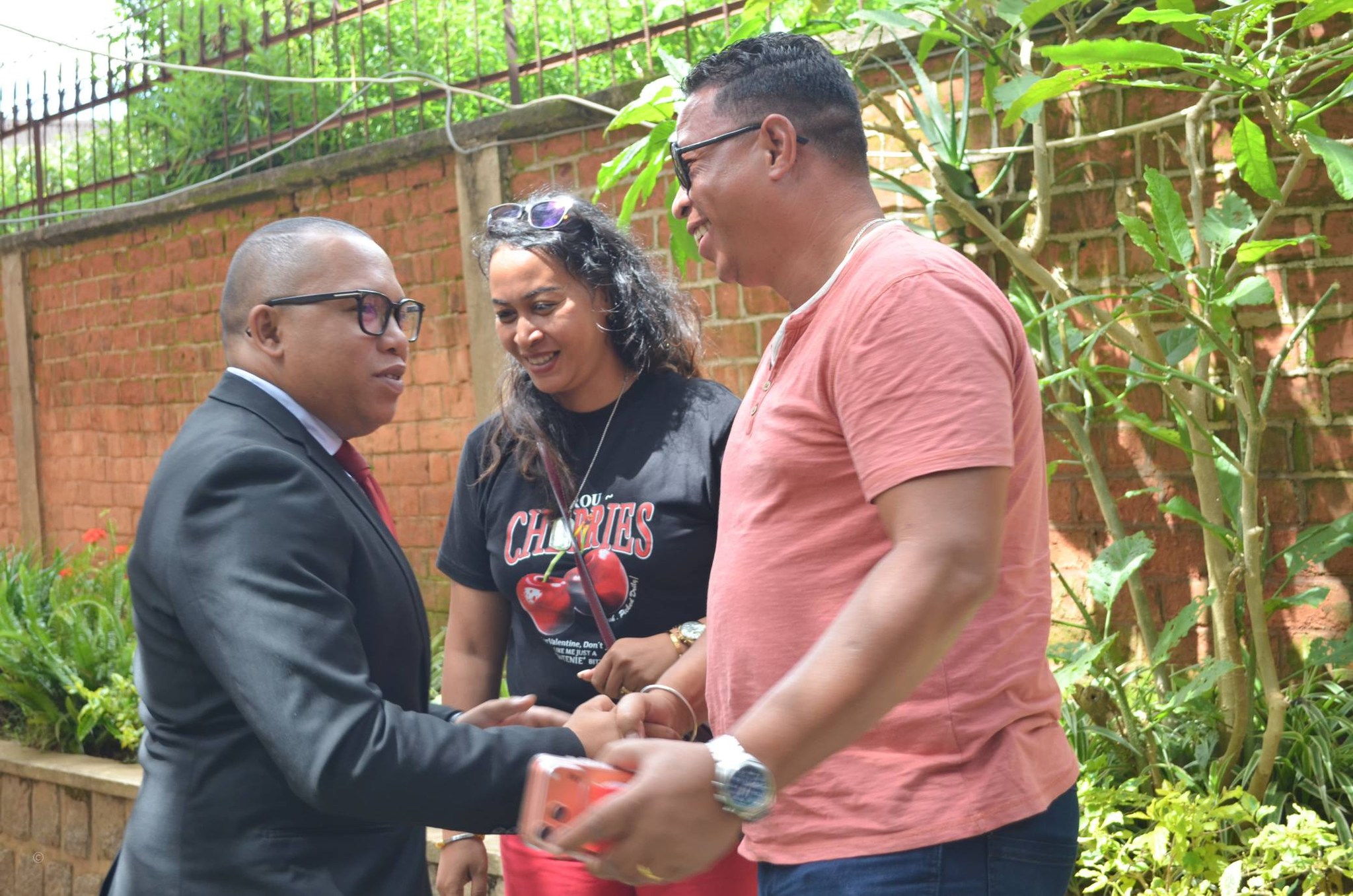 AMPERINASA IREO RAFITRA VAOVAO NAPETRAKA EO ANIVON' NY ANIVON' NY OMDA