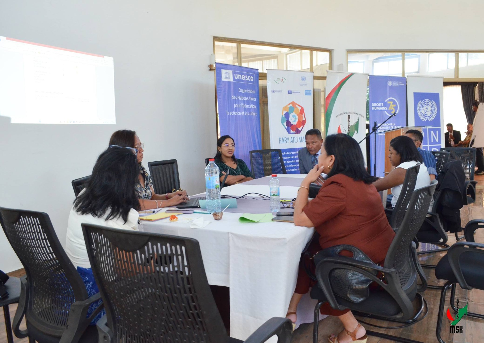 TETIKASA MOMBA NY FAHALALANA MANEHO HEVITRA, IREO FITAOVA-TSERASERA VAOVAO, ARY NY FAMPIROBOROBOANA NY ORINASAN-TSERASERA MALALAKA, MAHALEO TENA, MAROLOKA