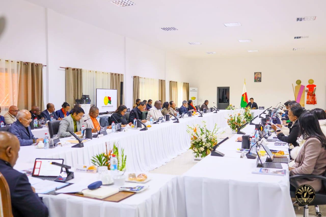 FILANKEVITRY NY MINISITRA AO FIANARANTSOA RENIVOHITRY NY FARITRA MATSIATRA AMBONY