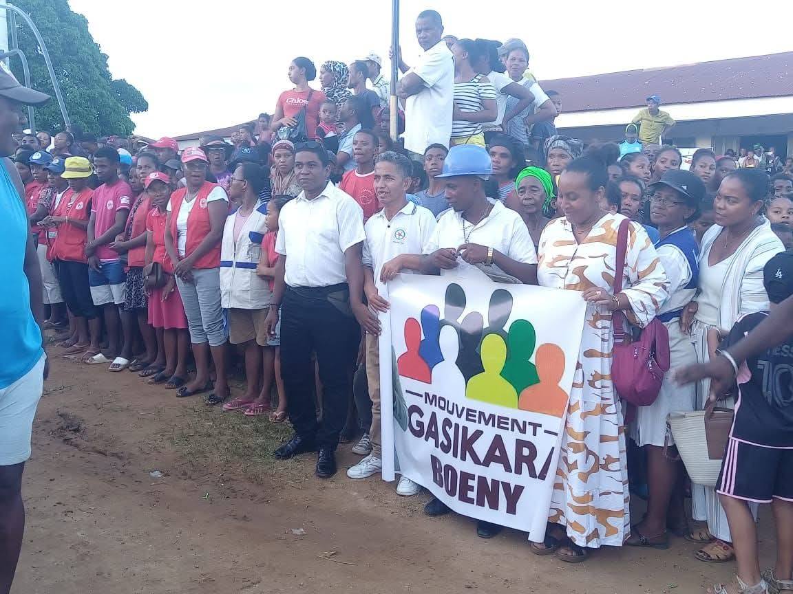 IARA-MISALAHY AMIN' IREO TOMPON' ANDRAIKITRA ISAN' AMBARATONGANY MANAO NY FAMERENANA AMIN' NY LAONINY NY FIAINAM-BAHOAKA SY NY FANARENANA NY TAKAITRA NAVELAN' NY RIVODOZA FYTIA NY FILOHA RANDRIANIRINA MICHAEL