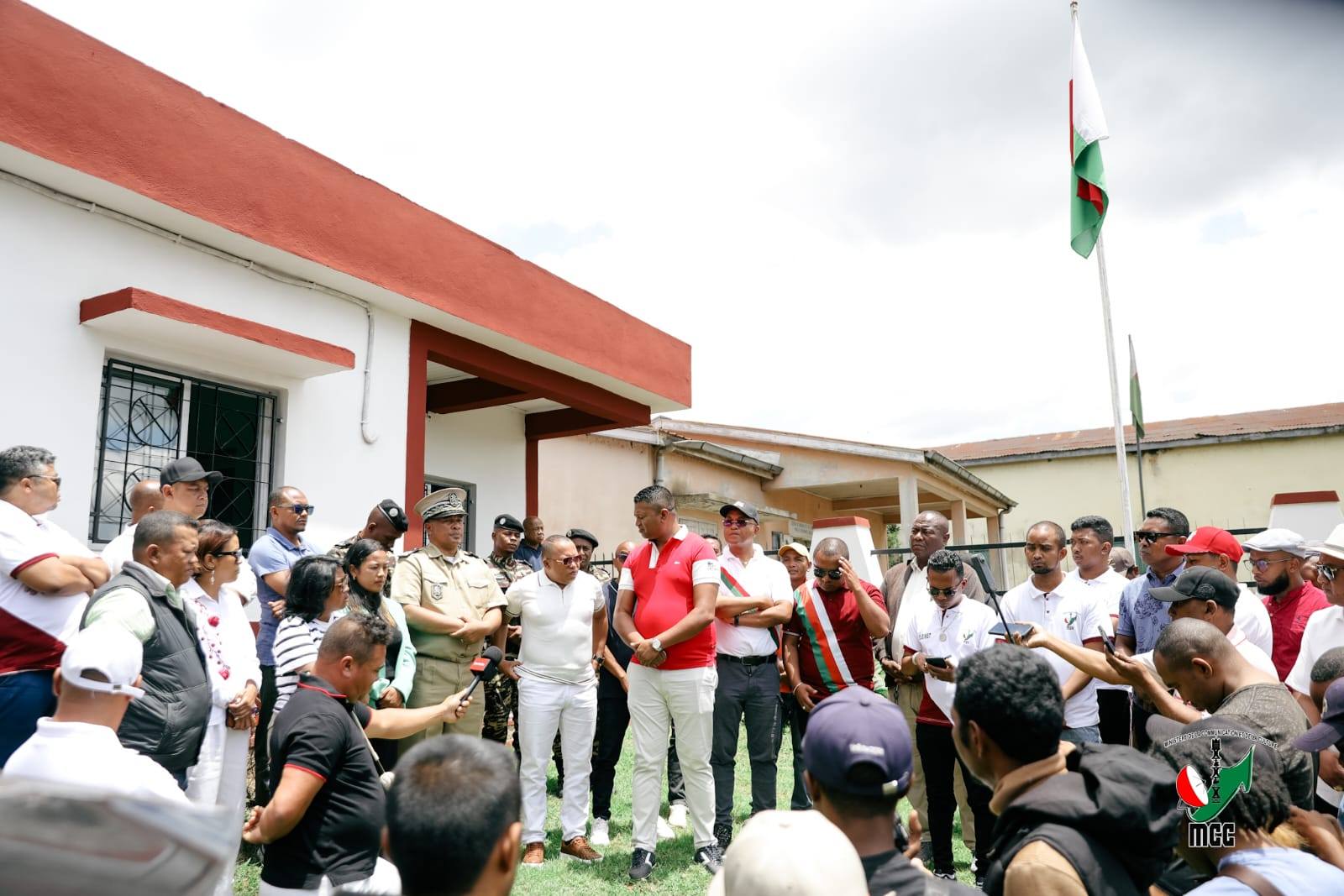 KAOMINA MIISA 19 AO AMBATOLAMPY NO AFAKA HANJOHY NY TVM SY RNM INDRAY