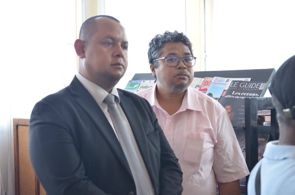 NAMPAHAFANTARIN' NY MINISTERAN' NY SERASERA SY NY KOLONTSAINA AN' IREO MPIANATRA NY ASA SY ANDRAIKITRY NY TRANOMBOKIM-PIRENENA