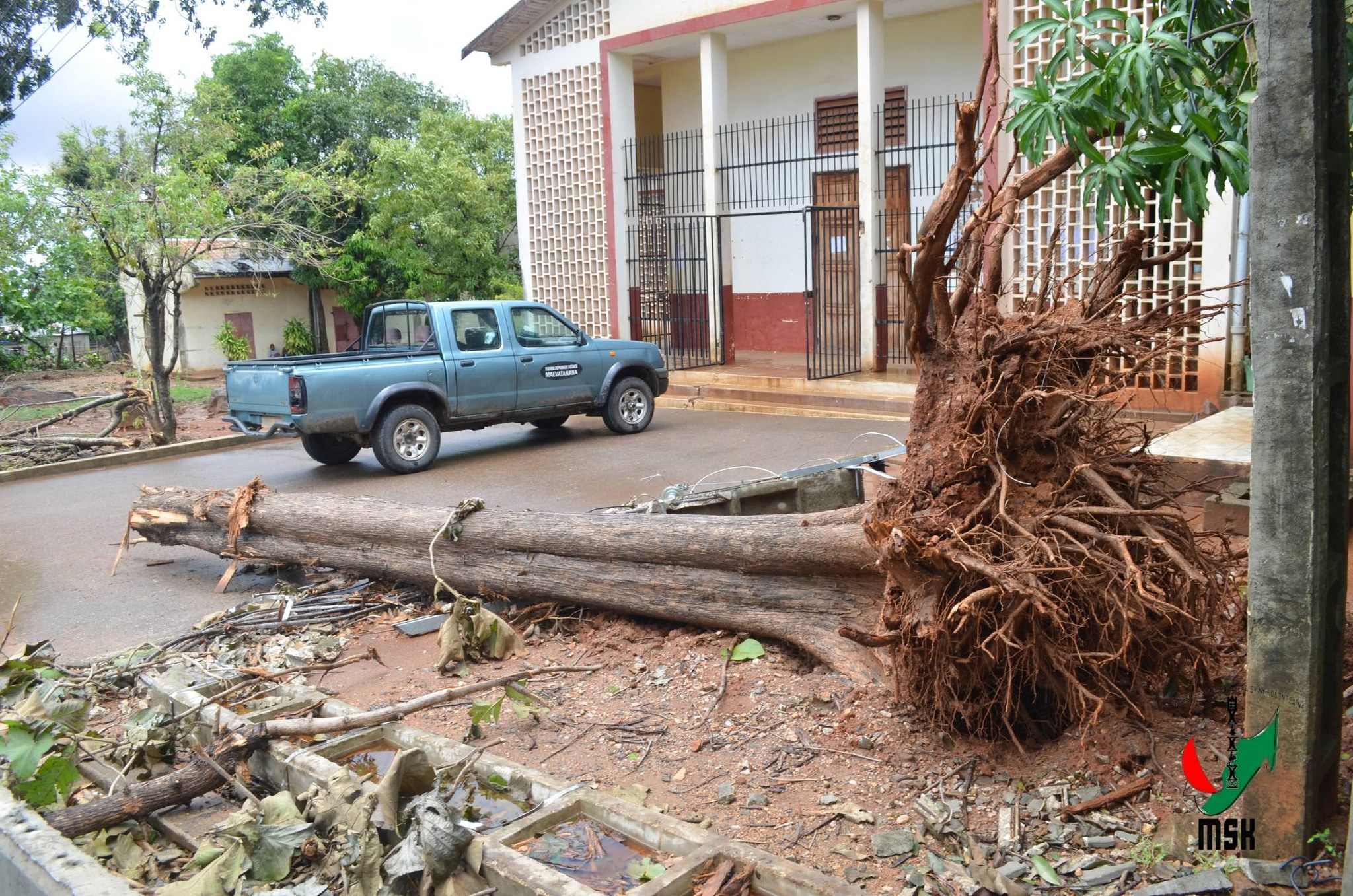 MIROTSAKA ENY AN-KIANJA NY FITONDRAM-PANJAKANA MANONTOLO MANAO TANAN-DAVA MAMONJY NY MPIRAY TANINDRAZANA