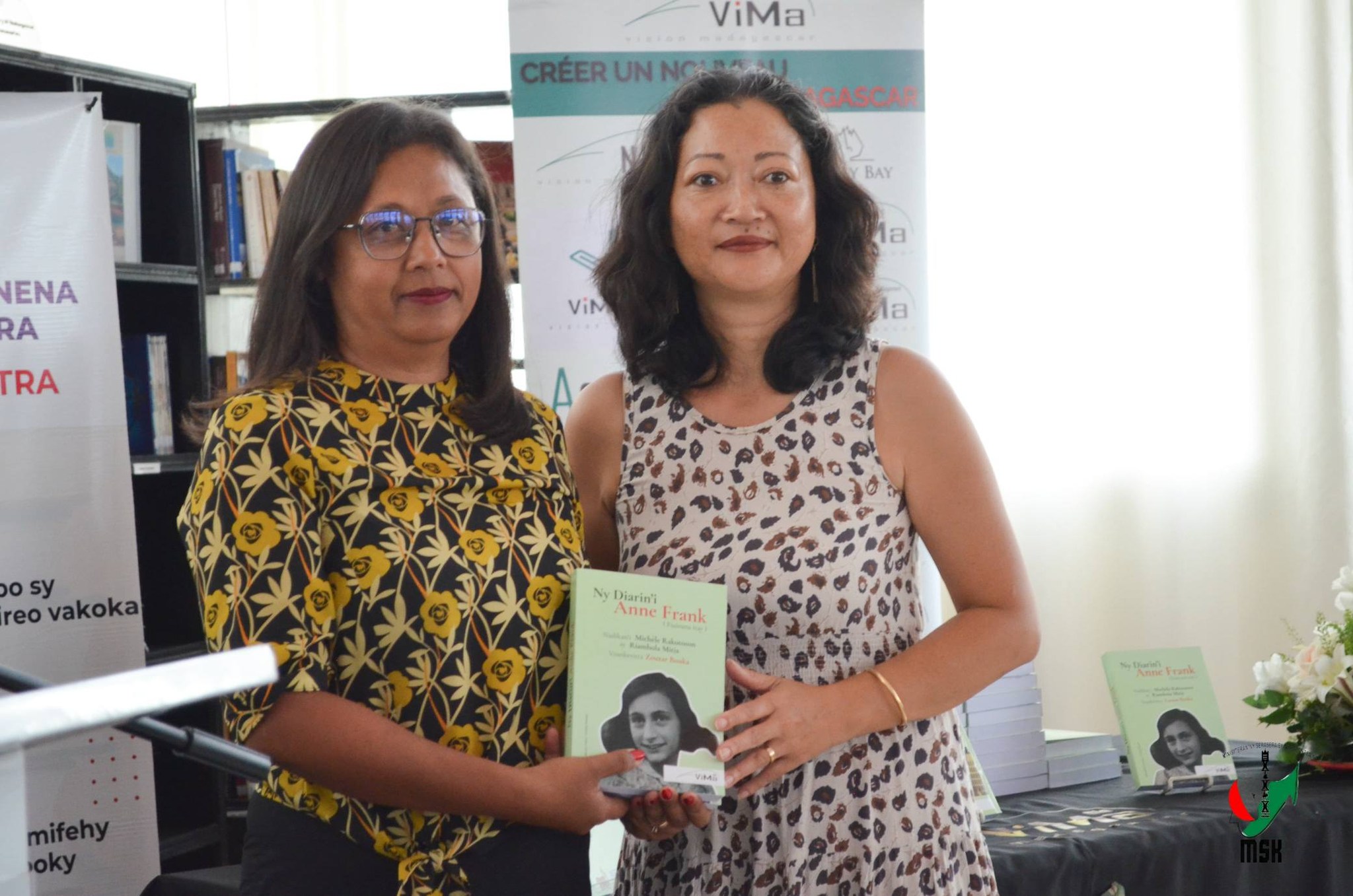 FAMPIROBOROBOANA NY TONTOLON' NY BOKY ATAON' NY MINISTERAN' NY SERASERA SY NY KOLONTSAINA NAMPAHAFANTATRA ANDROANY NY DIARIN' I ANNE FRANK VITA TENY MALAGASY