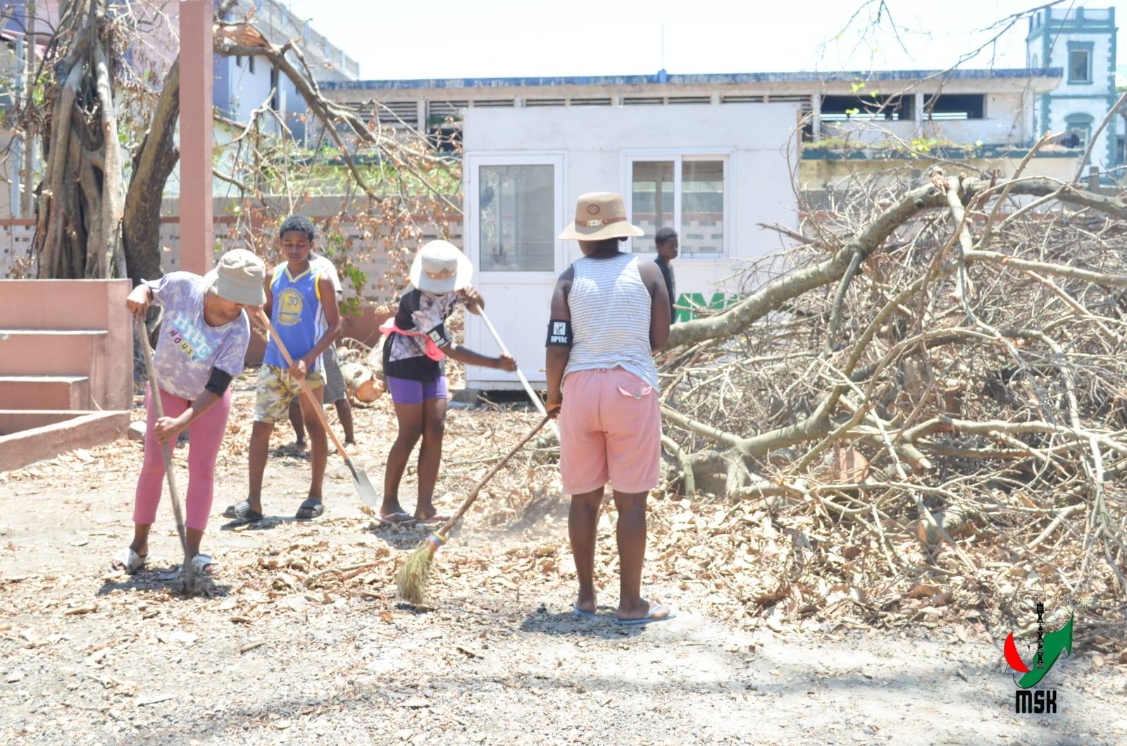 MPIROTSAKA AN-TSITRAPO MARO NO NIARA-NIENTANA TAMIN' NY MINISTERAN' NY SERASERA SY NY KOLONTSAINA NANADIO NY MOZEA VAVITIANA TOAMASINA