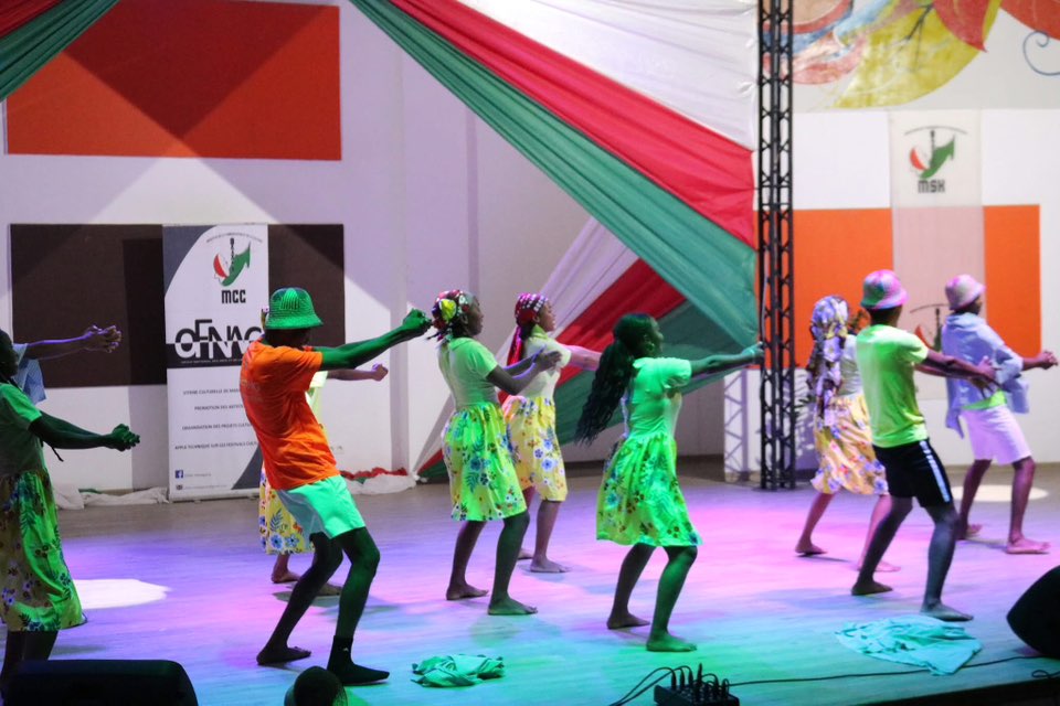 VALAN-DRESAKA NATAO TAMIN' NY MPANAO GAZETY MAHAKASIKA NY FANKALAZANA NY ANDRO IRAISAM-PIRENENA HO AN' NY DIHY NY SABOTSY 26 SY NY ALAHADY 27 APRILY 2025 HO AVY IZAO