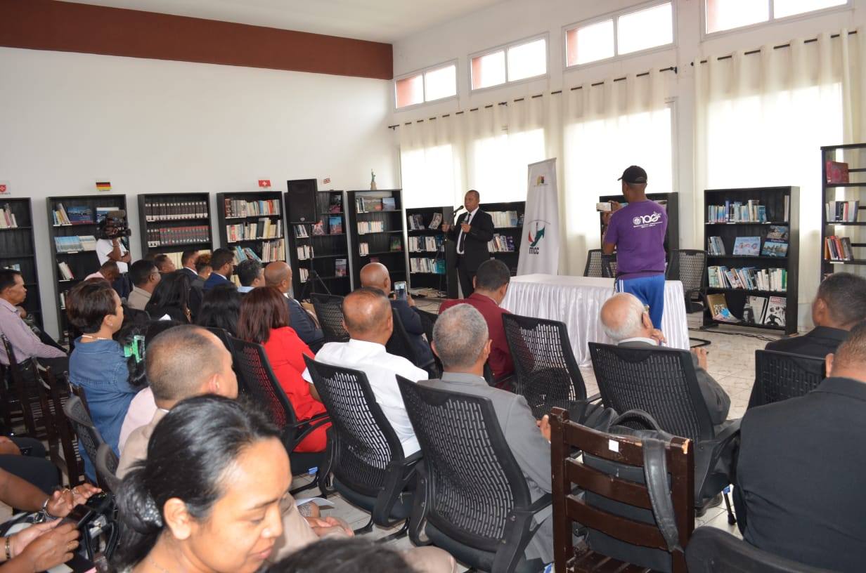 TOMPON' ANDRAIKITRA AMBONY MAROMARO EO ANIVON' NY MINISTERAN' NT SERASERA SY NY KOLONTSAINA NO NANDRAY NY ASANY ANDROANY ALAROBIA 10 DESAMBRA 2025 TAORIAN' NY NAHAVOATENDRY AZY IREO NANDRITRA NY FILAN-KEVITRY NY MINISITRA NY ALATSINAINY 08 DESAMBRA 2025 L