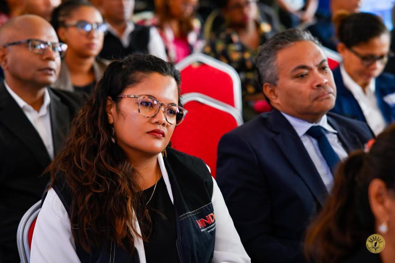 NISANTATRA NY FISORATANA ANARANA BIOMETRIKA NY FILOHAN' NY FANAVAOZANA NY REPOBLIKA SY IREO MPANOLOTSAINA AVO, IREO ANDRIMPANJAKANA, ARY NY GOVERNEMANTA