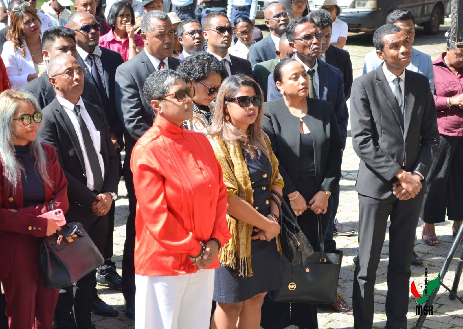 FANANGANAN-TSAINA FANAO ISAKY NY VOALOHAN' NY VOLANA