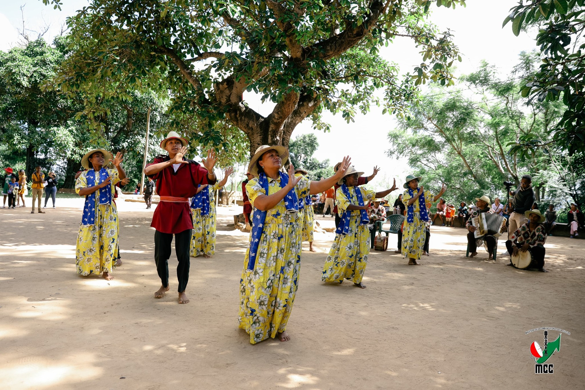 NIAVAKA NY FANKALAZANA NY ANDRO IRAISAM-PIRENENA HO AN' NY MOZEA TENY AMIN' NY ROVAN' AMBOHIMANGA