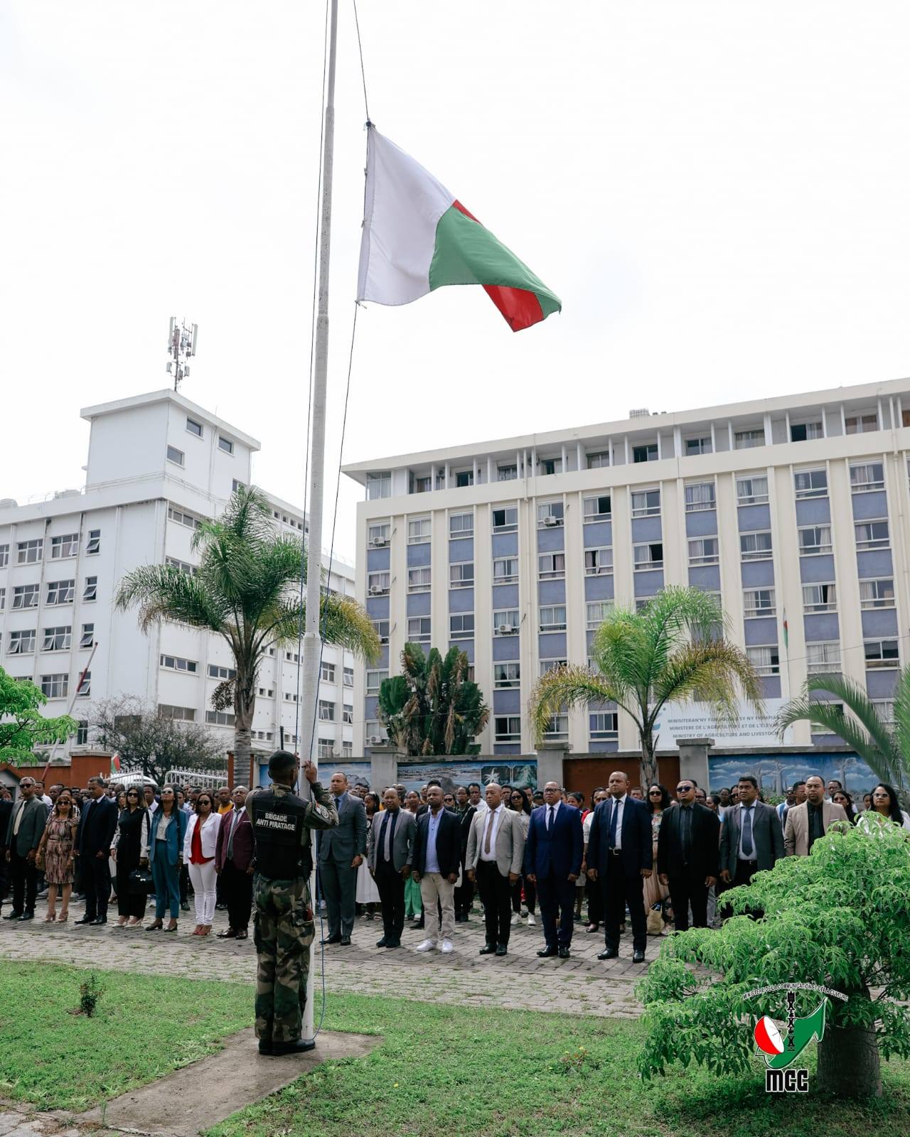 OMENTSIKA FAHAFAHAM-PO HATRANY NY VAHOAKA MPISITRAKA NY ASATSIKA - HAJAINTSIKA NY ASAM-PANJAKANA