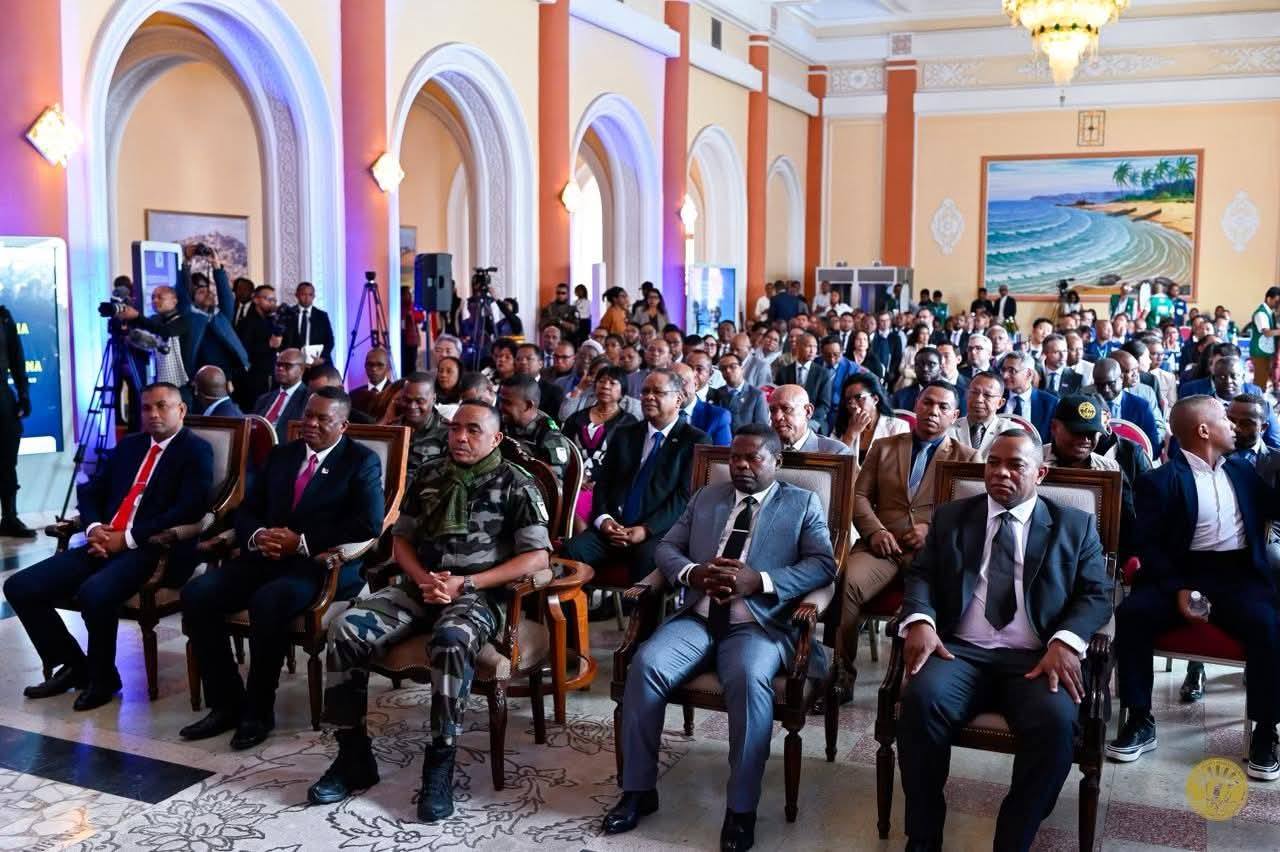 NISANTATRA NY FISORATANA ANARANA BIOMETRIKA NY FILOHAN' NY FANAVAOZANA NY REPOBLIKA SY IREO MPANOLOTSAINA AVO, IREO ANDRIMPANJAKANA, ARY NY GOVERNEMANTA