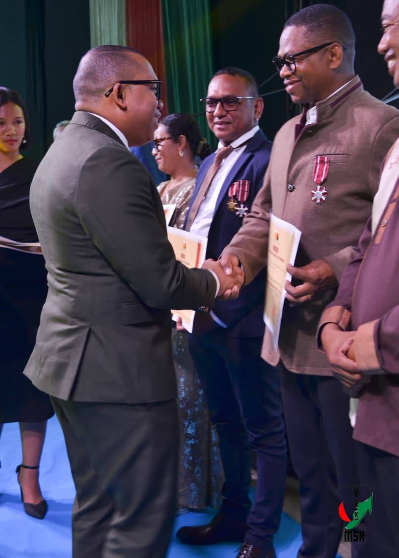 MITANA ANJARA ANDRAIKITRA GOAVANA AMIN'NY FIKOLOKOLOANA SY FANANDRATANA NY KOLONTSAINA MALAGASY NY MPIKARAKARA FAMPISEHOANA MATIHANINA