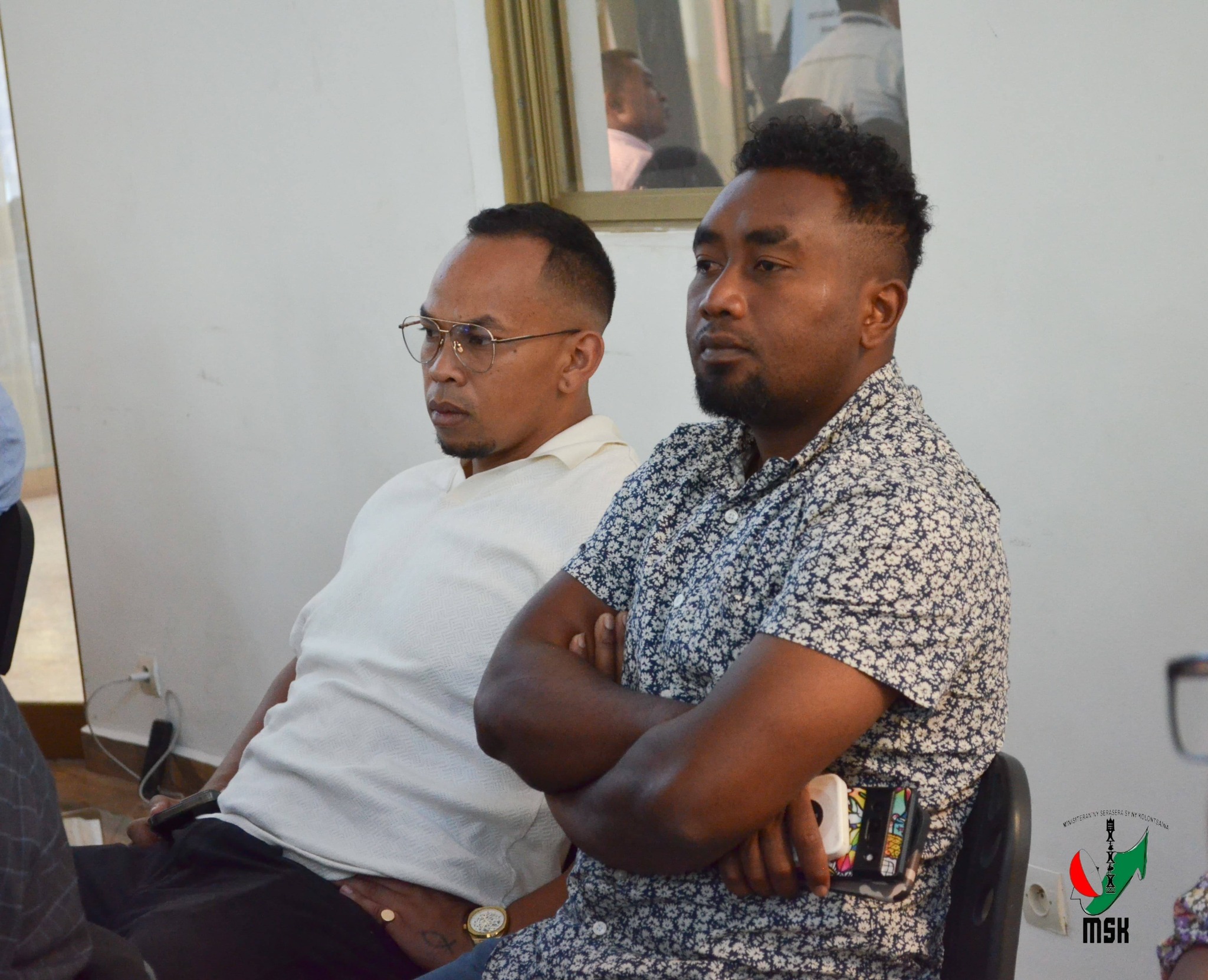 MAMOLAVOLA LALANA MIARO NY MPANAO GAZETY SY NY FAHALALAHANA MANEHO HEVITRA NY MINISTERAN' NY SERASERA SY NY KOLONTSAINA MIARAKA AMIN' NY KOMITY IVONDRONAN' NY MPANAO GAZETY