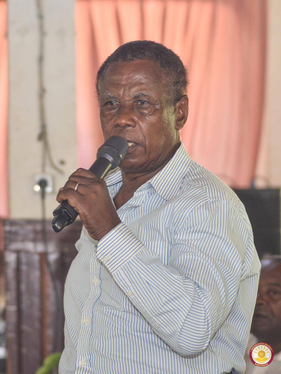 BASE TOLIARA VONONA HIFANOME TANANA NY RAY AMAN-DRENY SY NY MPANAO POLITIKA ATY AN-TOERANA HO AN' IO TETIKASA IO