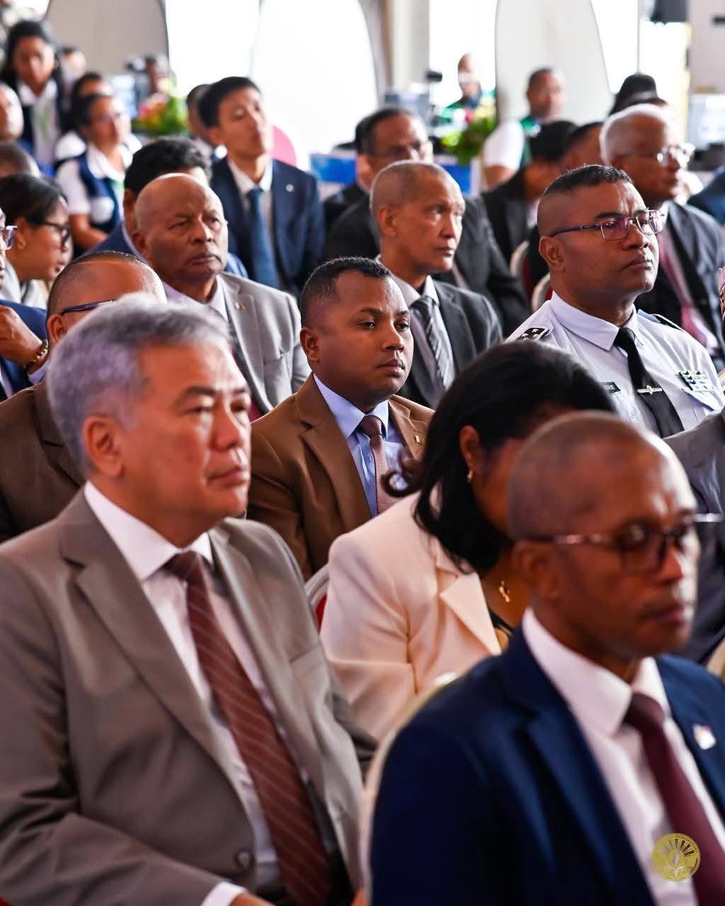 NISANTATRA NY FISORATANA ANARANA BIOMETRIKA NY FILOHAN' NY FANAVAOZANA NY REPOBLIKA SY IREO MPANOLOTSAINA AVO, IREO ANDRIMPANJAKANA, ARY NY GOVERNEMANTA