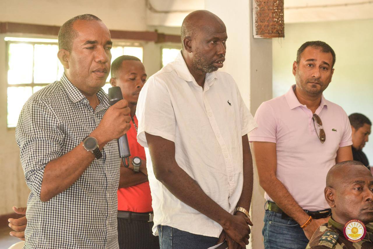 BASE TOLIARA VONONA HIFANOME TANANA NY RAY AMAN-DRENY SY NY MPANAO POLITIKA ATY AN-TOERANA HO AN' IO TETIKASA IO