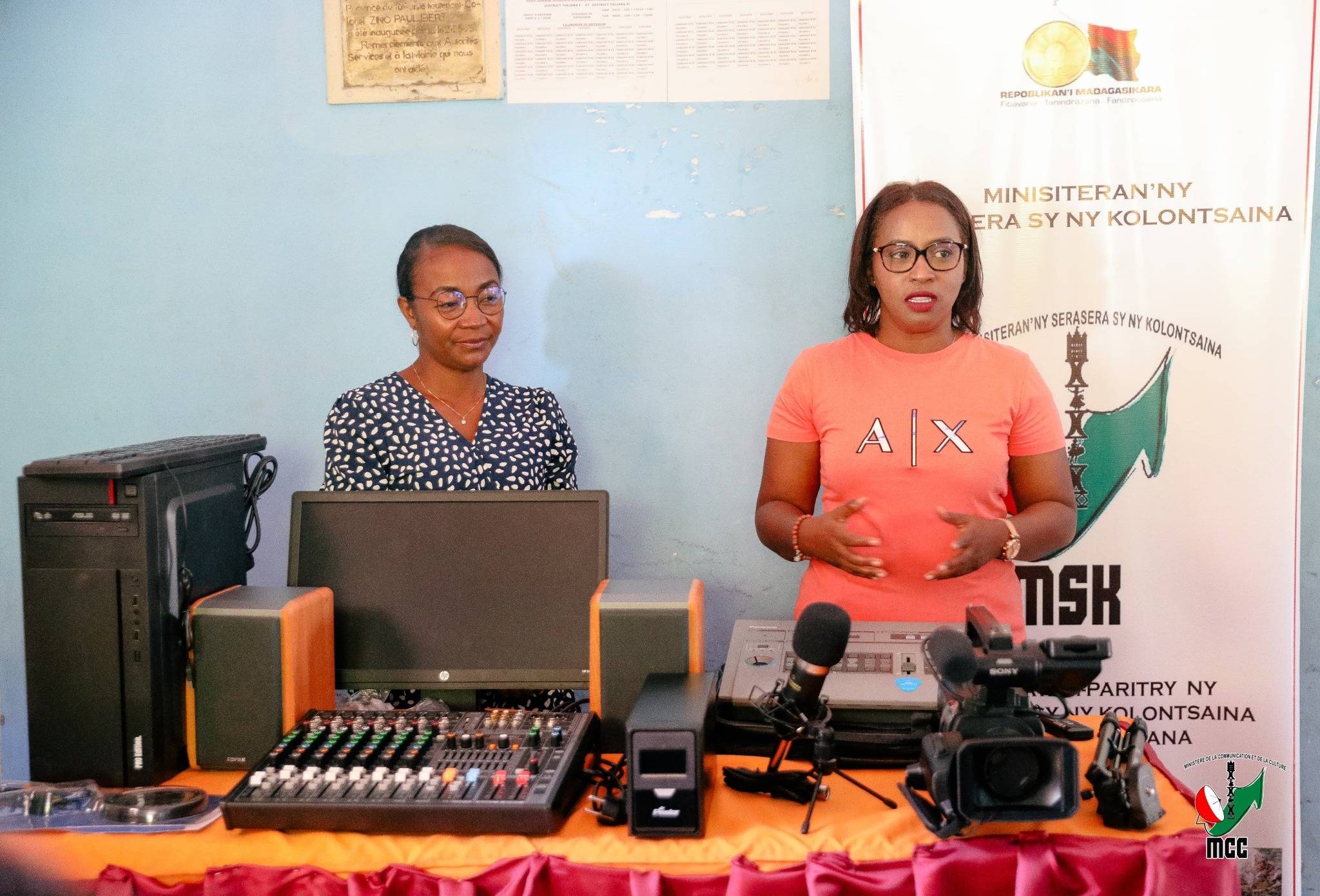 FANOLORAN' NY FITONDRAM-PANJAKANA FAMPITAOVANA EMETTEUR TV HO AN' ITY RATSAMANGAIKAN' NY TVM ANY MOROMBE TAMIN' NY ALALAN' NY MINISTERAN' NY SERASERA SY NY KOLONTSAINA