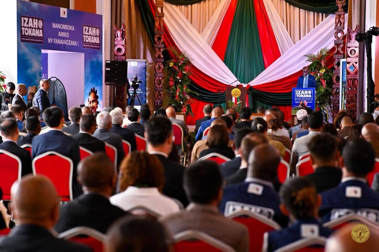 NISANTATRA NY FISORATANA ANARANA BIOMETRIKA NY FILOHAN' NY FANAVAOZANA NY REPOBLIKA SY IREO MPANOLOTSAINA AVO, IREO ANDRIMPANJAKANA, ARY NY GOVERNEMANTA